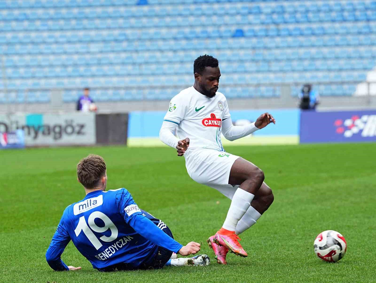 Trendyol Süper Lig: Kasımpaşa: 0 - Çaykur Rizespor: 0 (Maç devam ediyor)
