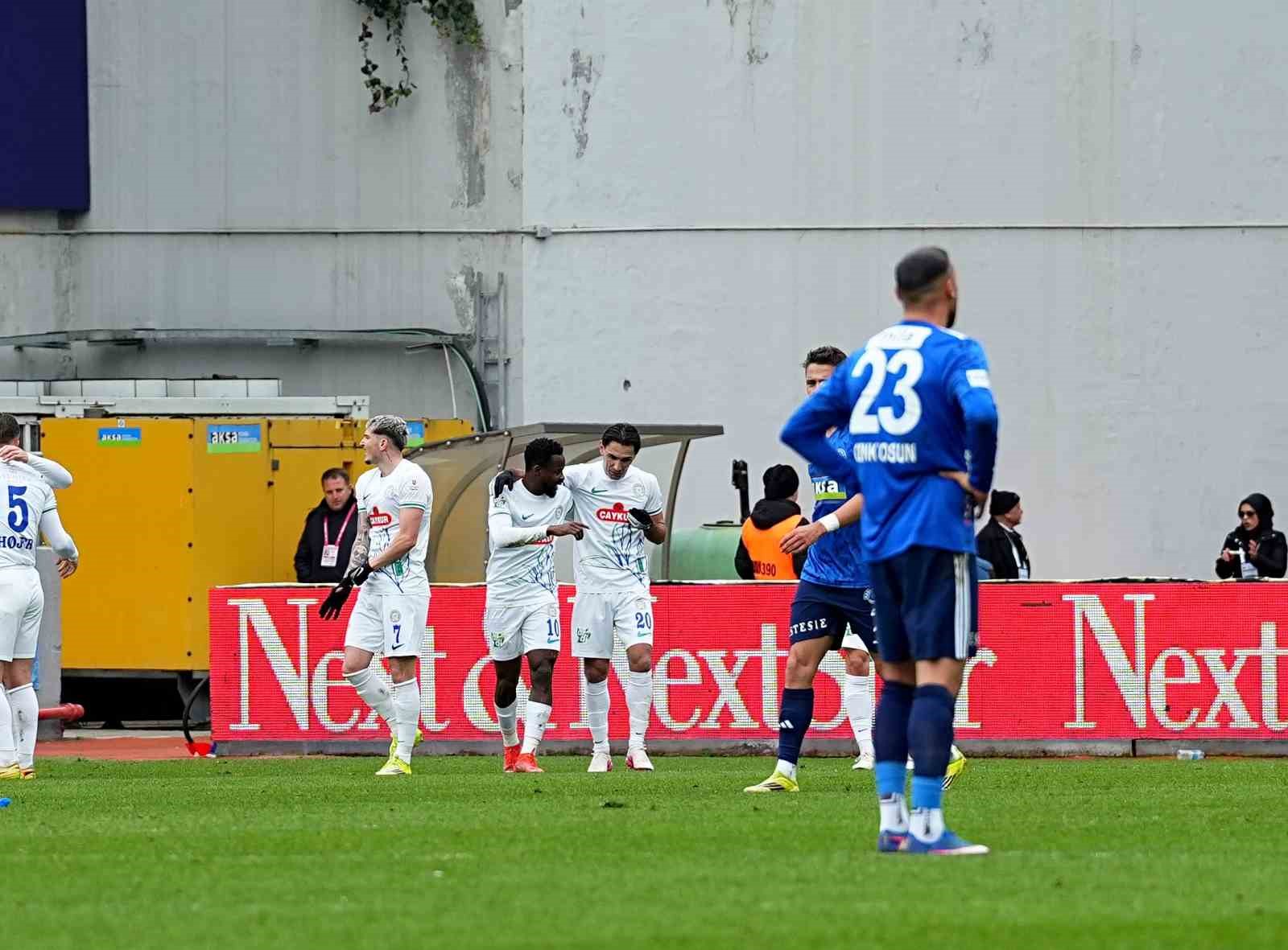 Trendyol Süper Lig: Kasımpaşa: 0 - Çaykur Rizespor: 1 (İlk yarı)
