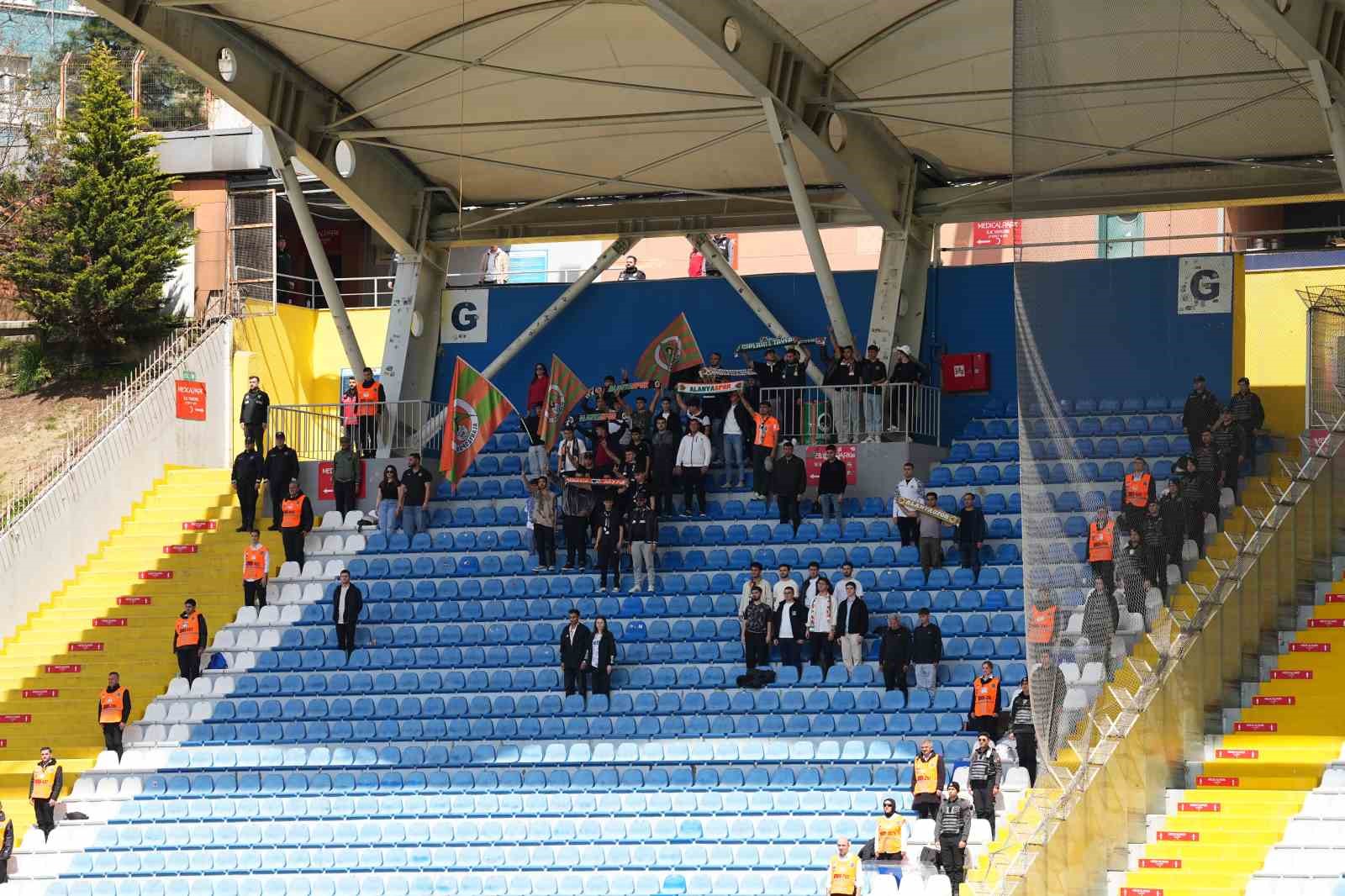 Trendyol Süper Lig: Kasımpaşa: 0 - Corendon Alanyaspor: 0 (Maç devam ediyor)
