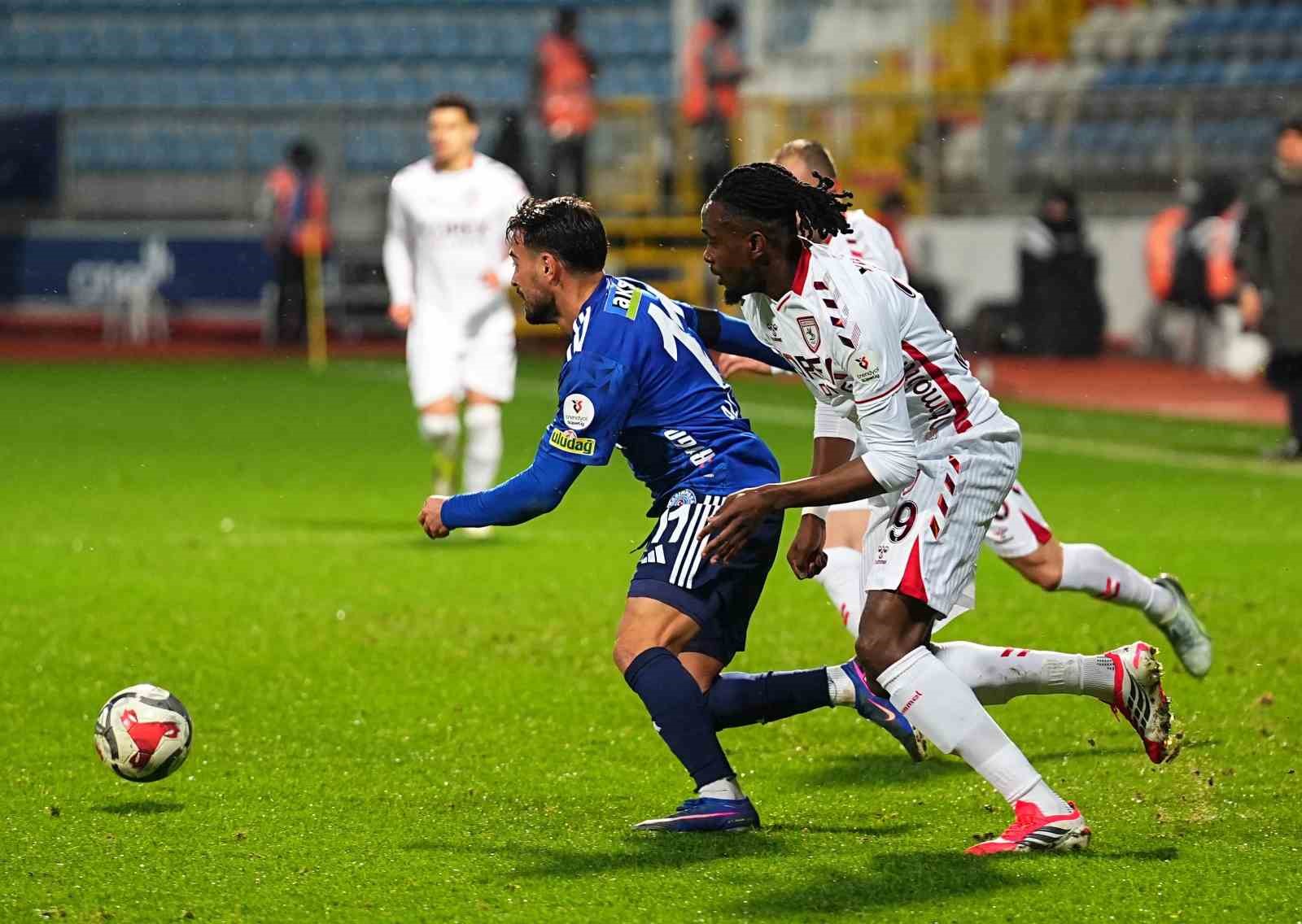 Trendyol Süper Lig: Kasımpaşa: 0 - Samsunspor: 0 (İlk yarı)
