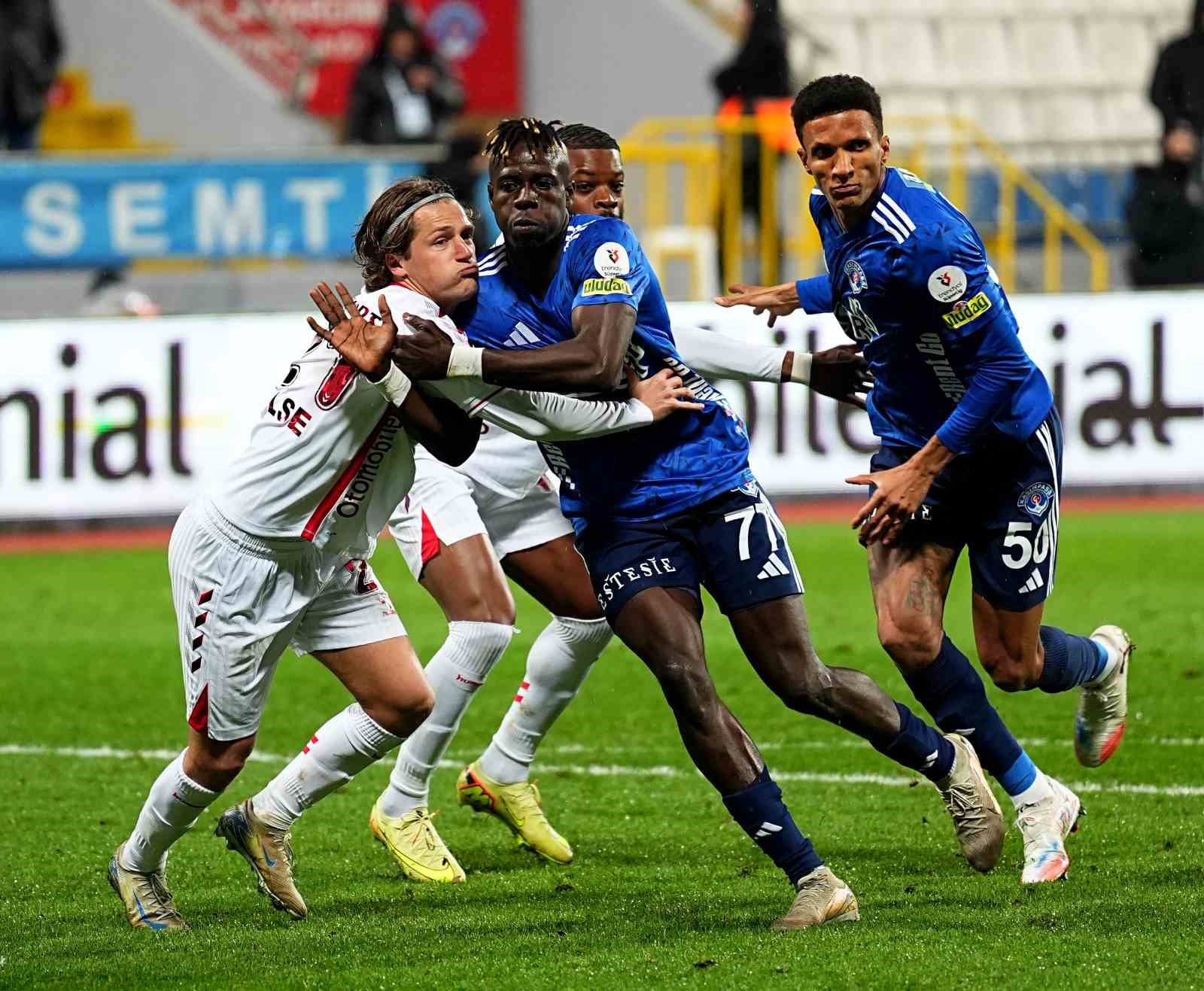Trendyol Süper Lig: Kasımpaşa: 0 - Samsunspor: 0 (Maç devam ediyor)
