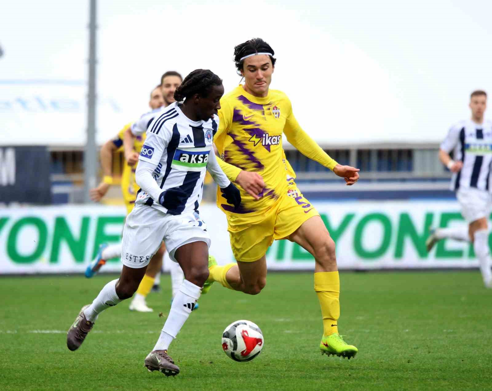 Trendyol Süper Lig: Kasımpaşa: 1 - Eyüpspor: 0 (İlk yarı)
Trendyol Süper Lig: Kasımpaşa: 1 - Eyüpspor: 0 (İlk yarı)