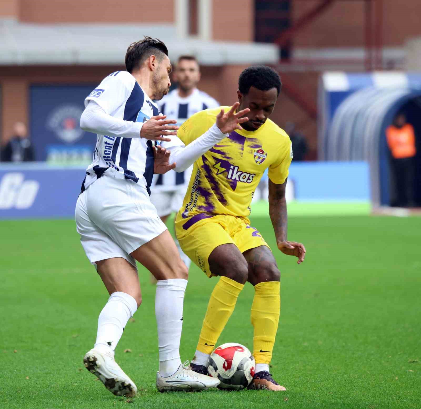 Trendyol Süper Lig: Kasımpaşa: 1 - Eyüpspor: 0 (Maç sonucu)
Trendyol Süper Lig: Kasımpaşa: 1 - Eyüpspor: 0 (Maç sonucu)