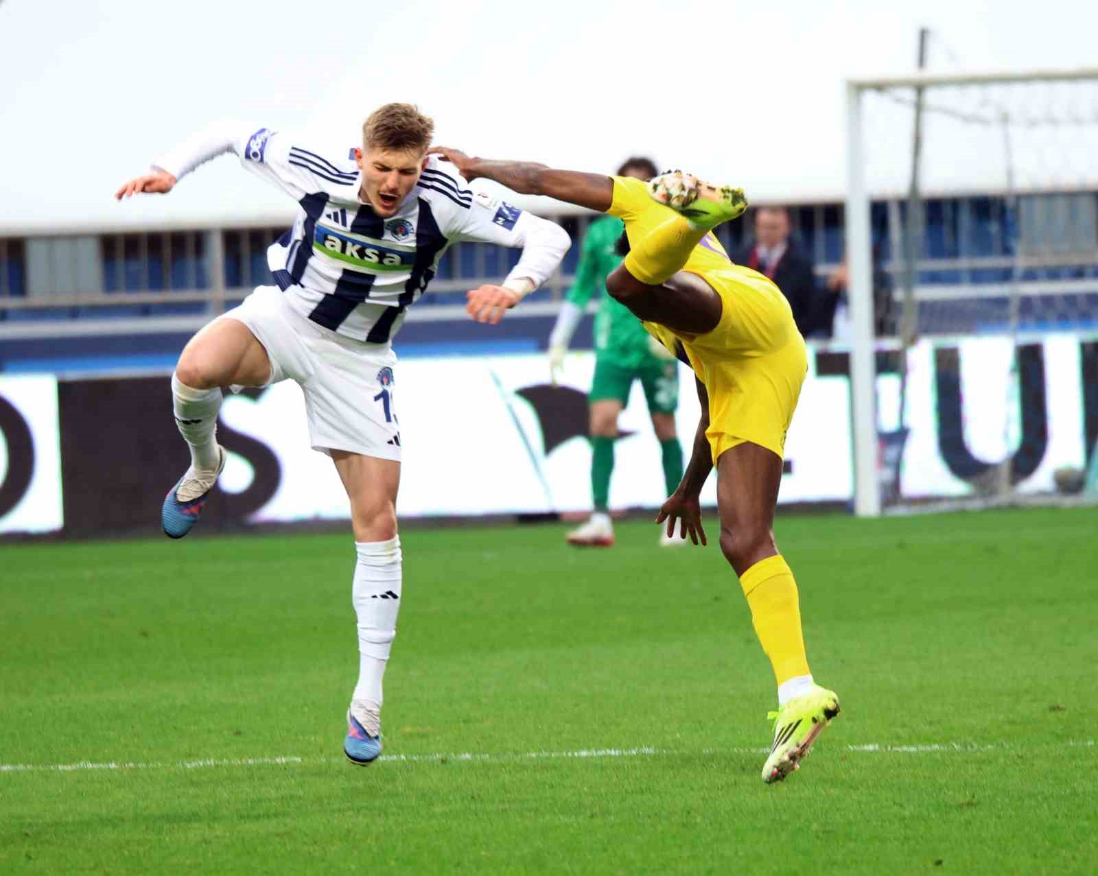 Trendyol Süper Lig: Kasımpaşa: 1 - Eyüpspor: 0 (Maç sonucu)
Trendyol Süper Lig: Kasımpaşa: 1 - Eyüpspor: 0 (Maç sonucu)