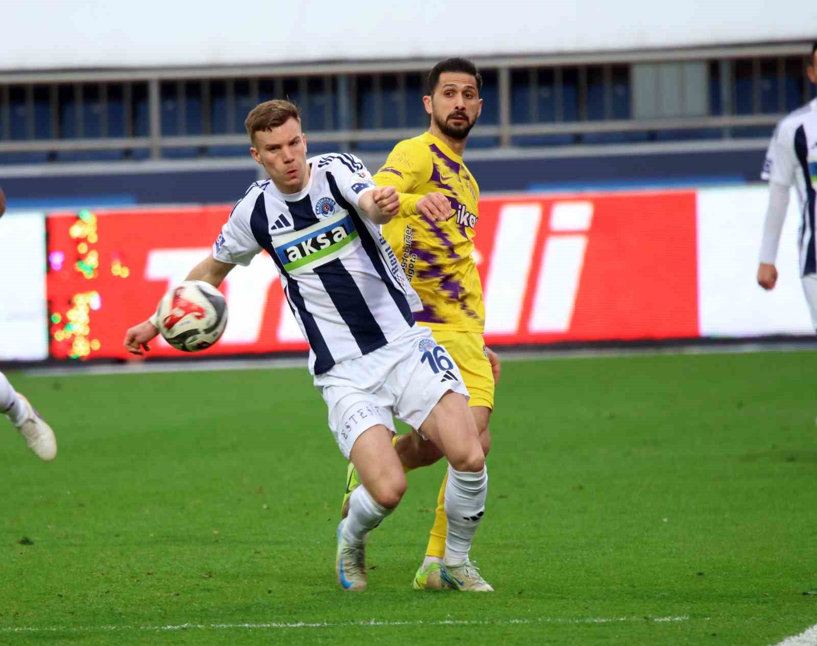 Trendyol Süper Lig: Kasımpaşa: 1 - Eyüpspor: 0 (Maç sonucu)
Trendyol Süper Lig: Kasımpaşa: 1 - Eyüpspor: 0 (Maç sonucu)