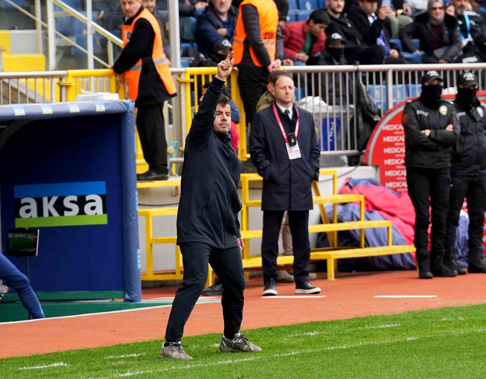 Trendyol Süper Lig: Kasımpaşa: 1 - Kayserispor: 0 (İlk yarı)
