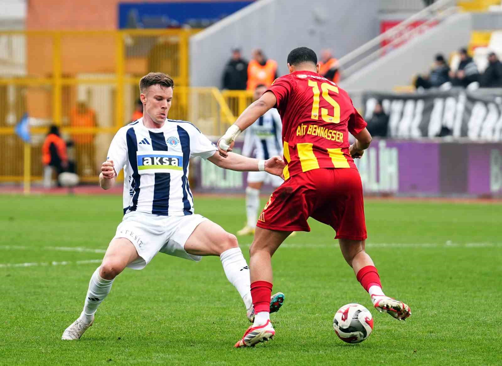 Trendyol Süper Lig: Kasımpaşa: 1 - Kayserispor: 0 (İlk yarı)
