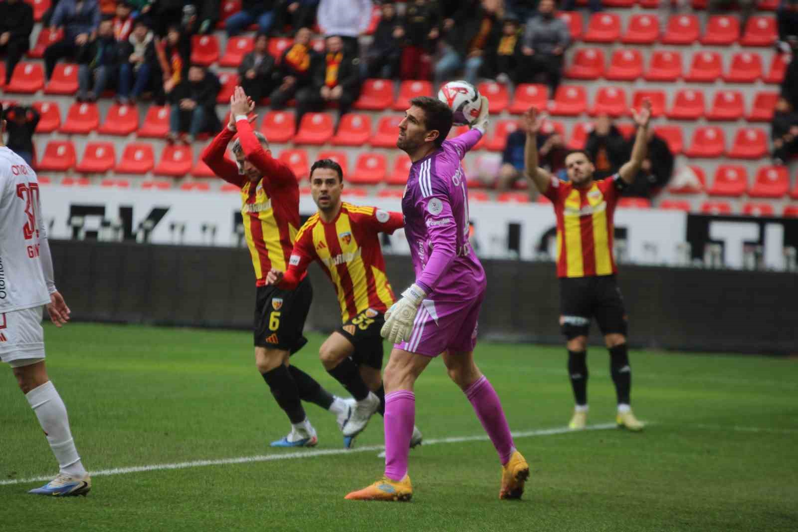 Trendyol Süper Lig: Kayserispor: 0 - Antalyaspor: 0 (Maç devam ediyor)
