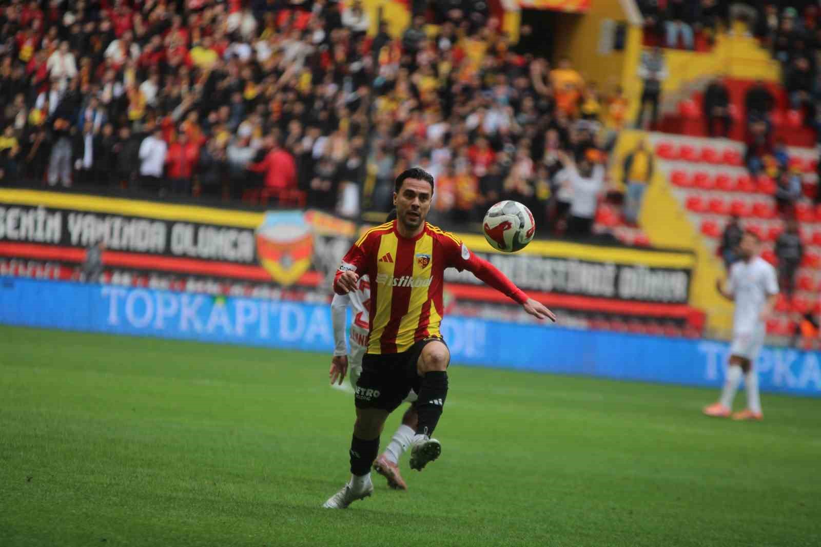 Trendyol Süper Lig: Kayserispor: 0 - Antalyaspor: 0 (Maç devam ediyor)
