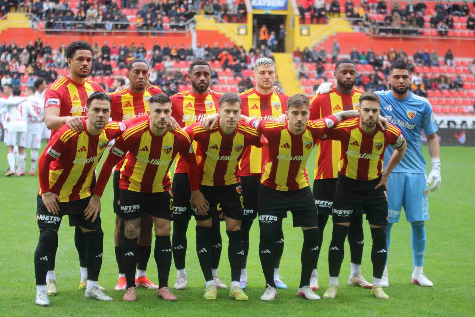 Trendyol Süper Lig: Kayserispor: 0 - Antalyaspor: 0 (Maç devam ediyor)
