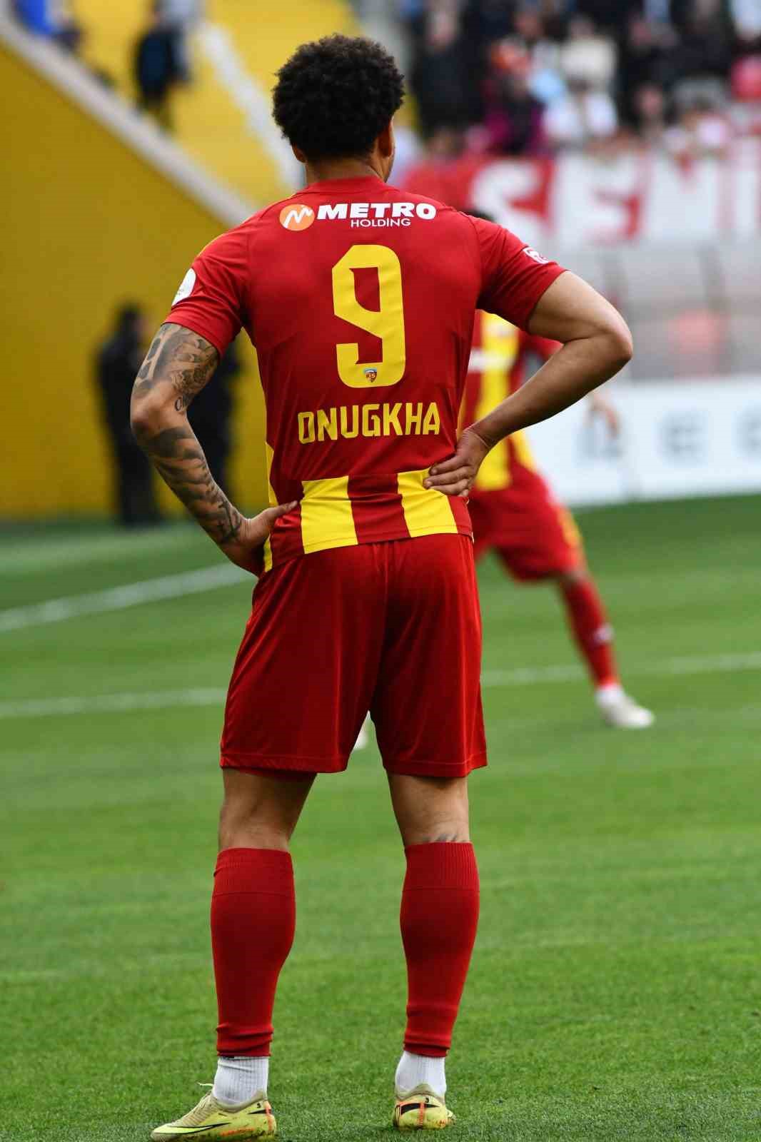 Trendyol Süper Lig: Kayserispor: 0 - Çaykur Rizespor: 0 (Maç devam ediyor)
