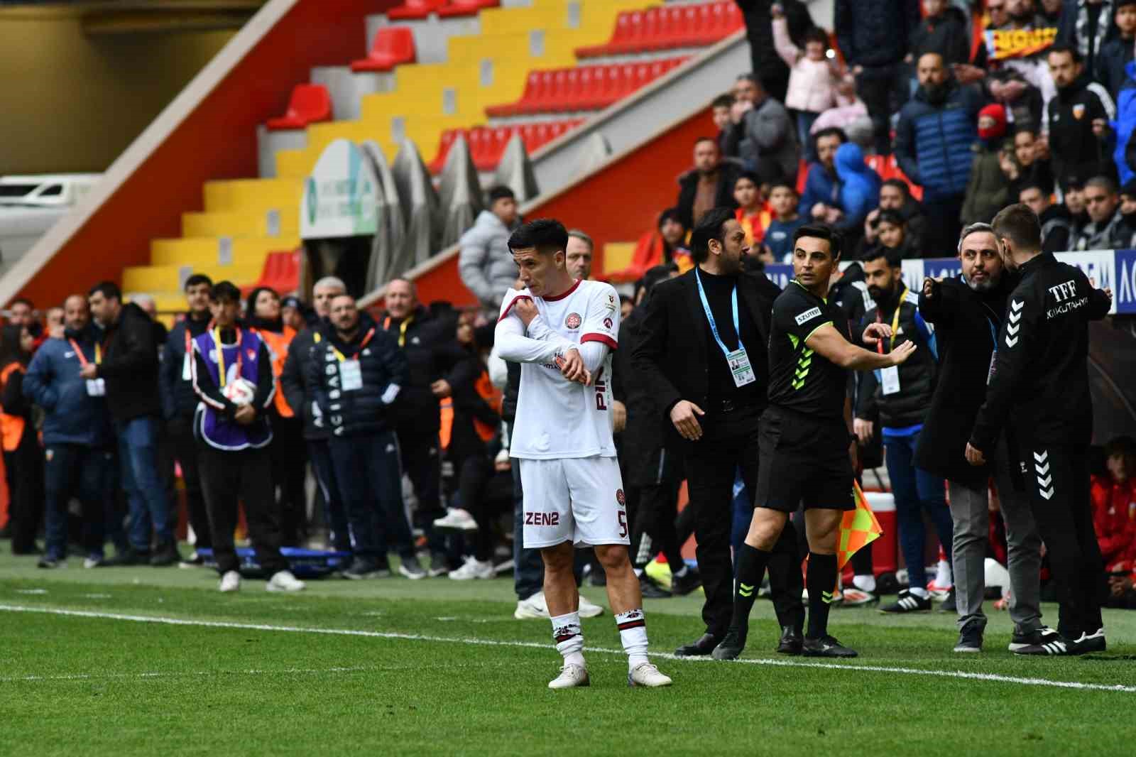 Trendyol Süper Lig: Kayserispor: 0 - Fatih Karagümrük: 0 (İlk yarı)
