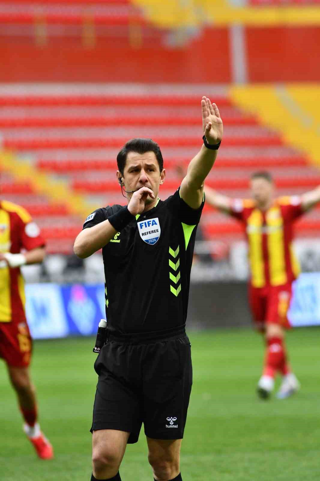 Trendyol Süper Lig: Kayserispor: 0 - Fatih Karagümrük: 0 (İlk yarı)
