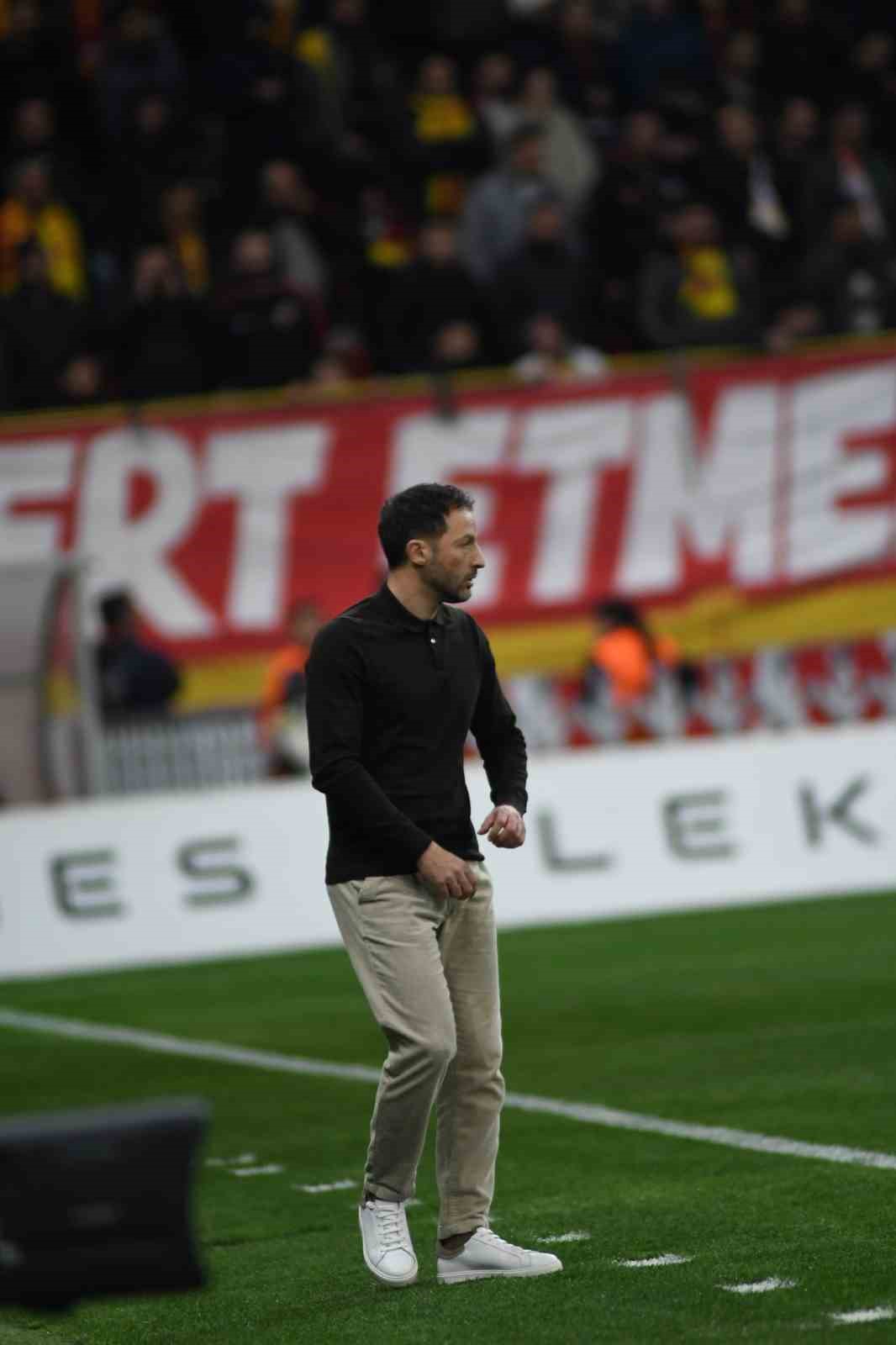 Trendyol Süper Lig: Kayserispor: 0 - Fenerbahçe: 1 (İlk yarı)
