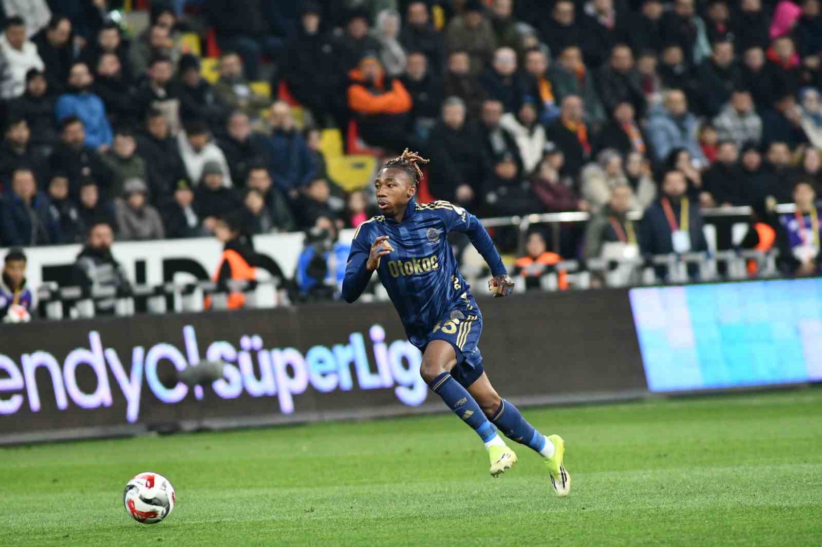 Trendyol Süper Lig: Kayserispor: 0 - Fenerbahçe: 4 (Maç sonucu)
Trendyol Süper Lig: Kayserispor: 0 - Fenerbahçe: 4 (Maç sonucu)