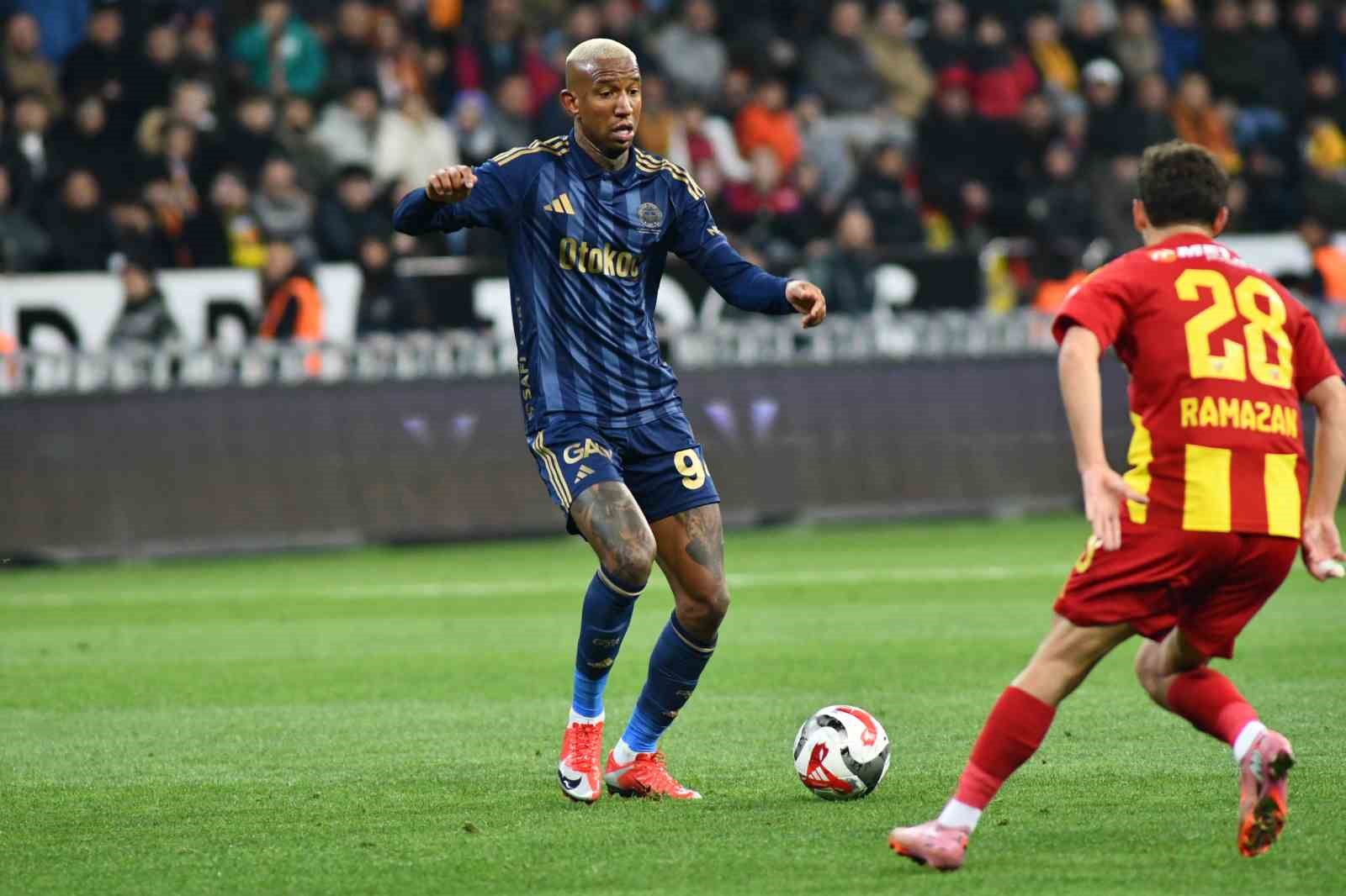 Trendyol Süper Lig: Kayserispor: 0 - Fenerbahçe: 4 (Maç sonucu)
Trendyol Süper Lig: Kayserispor: 0 - Fenerbahçe: 4 (Maç sonucu)