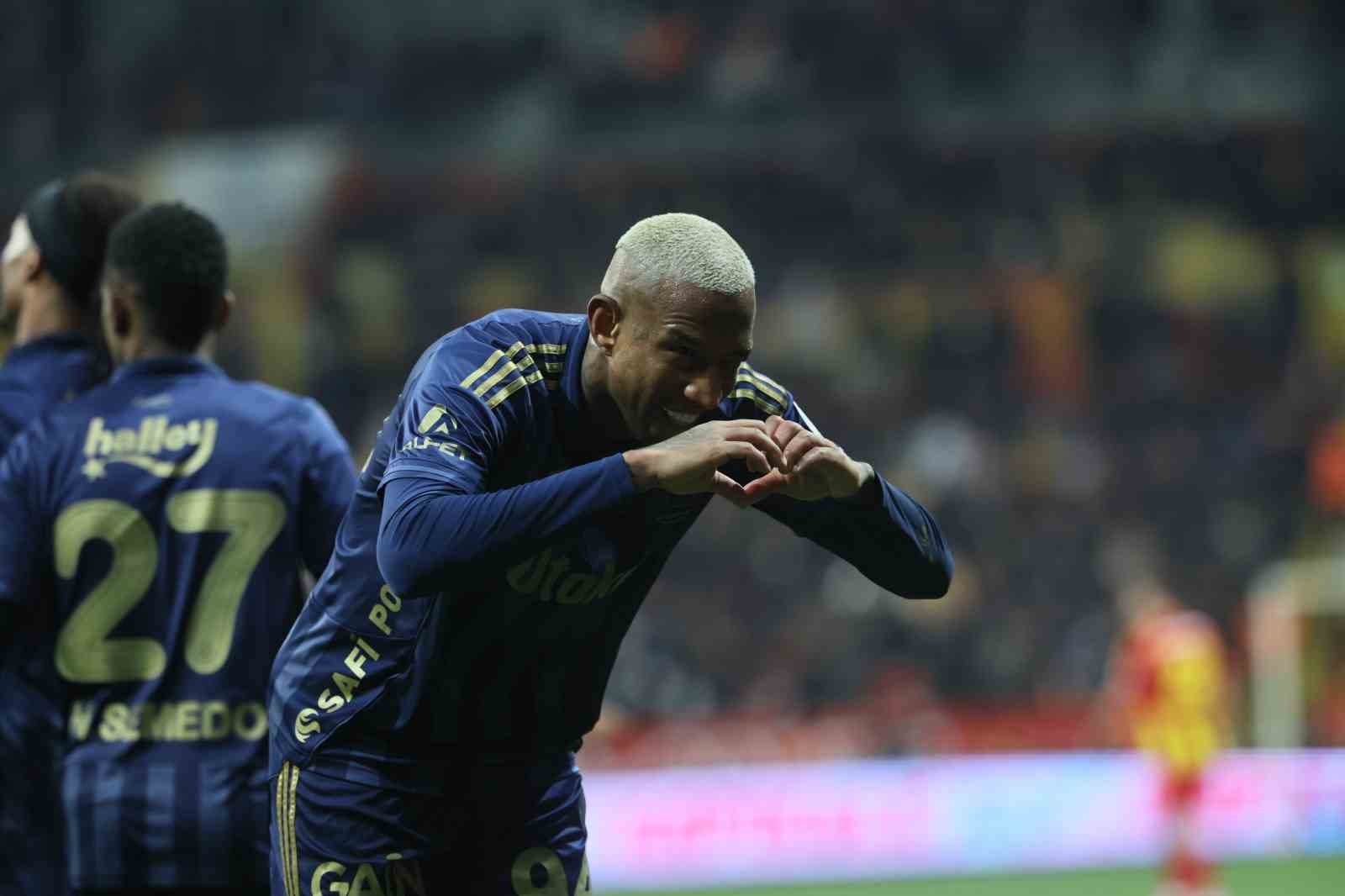 Trendyol Süper Lig: Kayserispor: 0 - Fenerbahçe: 4 (Maç sonucu)
Trendyol Süper Lig: Kayserispor: 0 - Fenerbahçe: 4 (Maç sonucu)