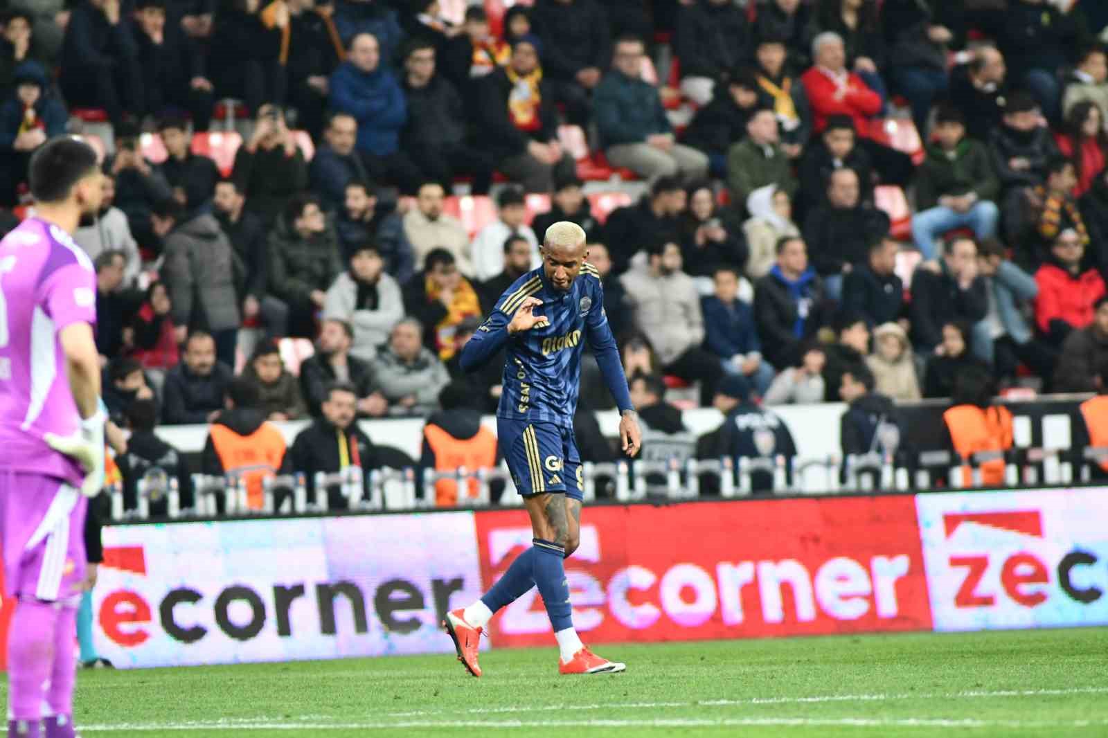 Trendyol Süper Lig: Kayserispor: 0 - Fenerbahçe: 4 (Maç sonucu)
Trendyol Süper Lig: Kayserispor: 0 - Fenerbahçe: 4 (Maç sonucu)