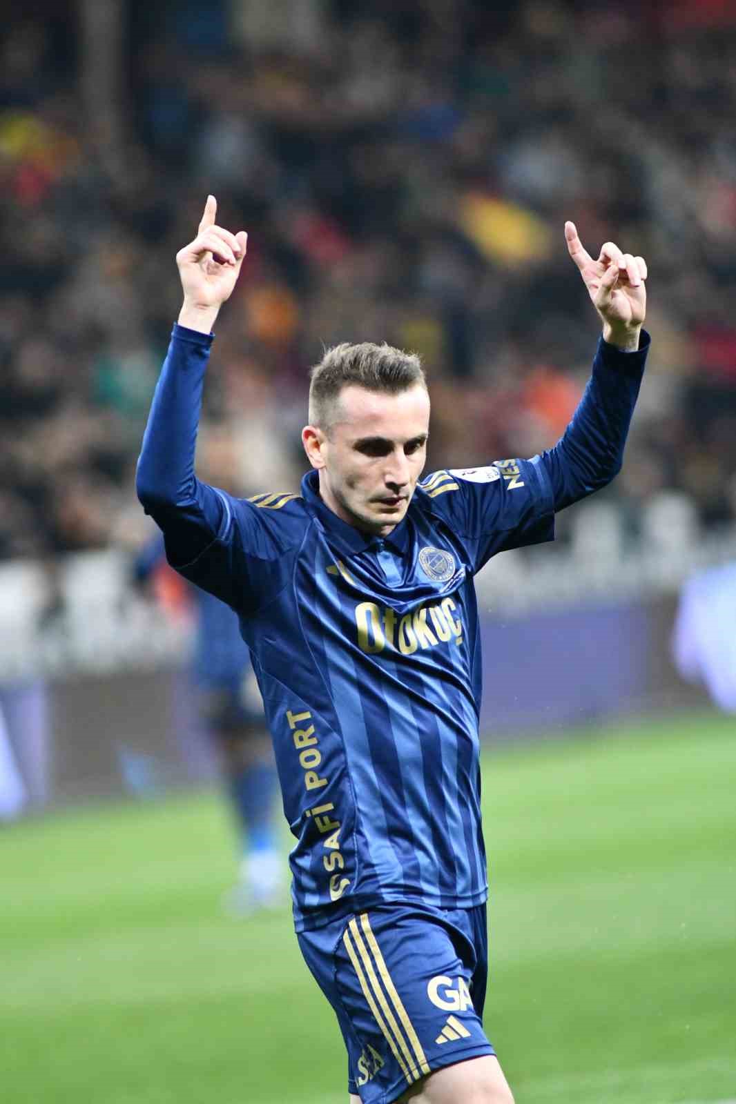 Trendyol Süper Lig: Kayserispor: 0 - Fenerbahçe: 4 (Maç sonucu)
Trendyol Süper Lig: Kayserispor: 0 - Fenerbahçe: 4 (Maç sonucu)