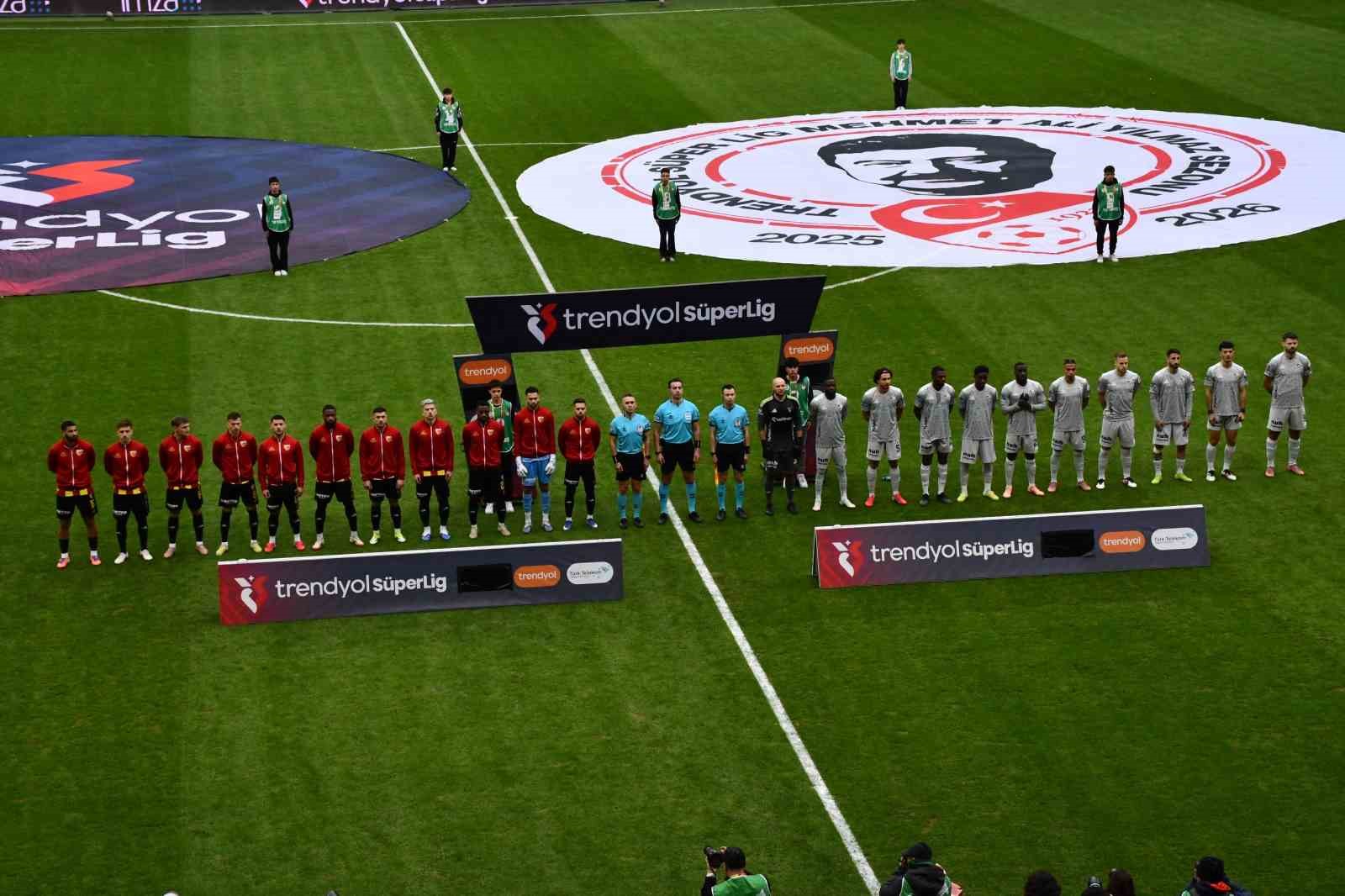 Trendyol Süper Lig: Kayserispor: 0 - Kocaelispor: 0 (İlk yarı)
