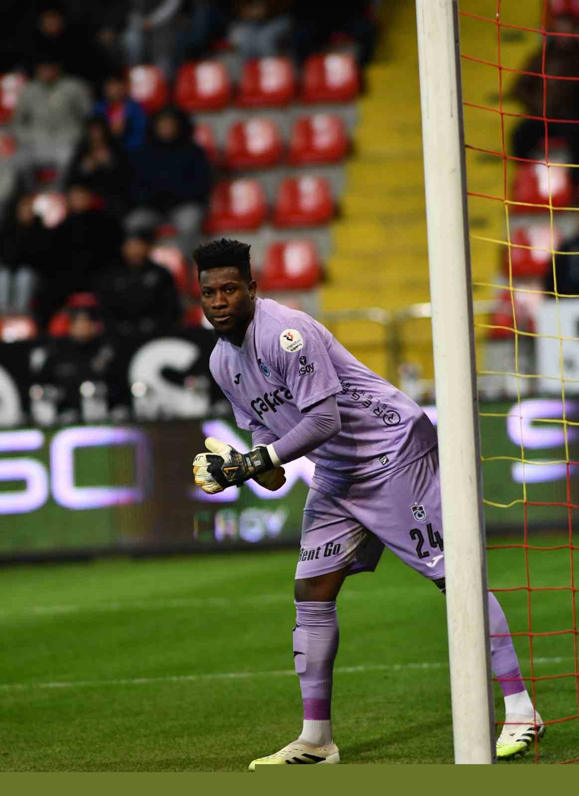 Trendyol Süper Lig: Kayserispor: 0 - Trabzonspor: 1 (Maç devam ediyor)
