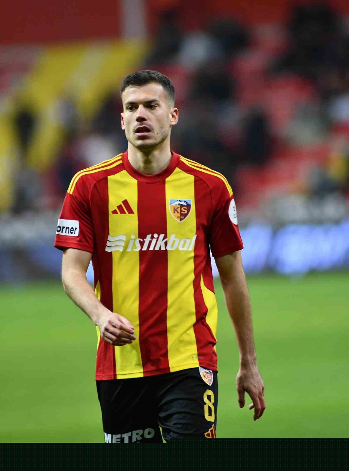 Trendyol Süper Lig: Kayserispor: 0 - Trabzonspor: 1 (Maç devam ediyor)
