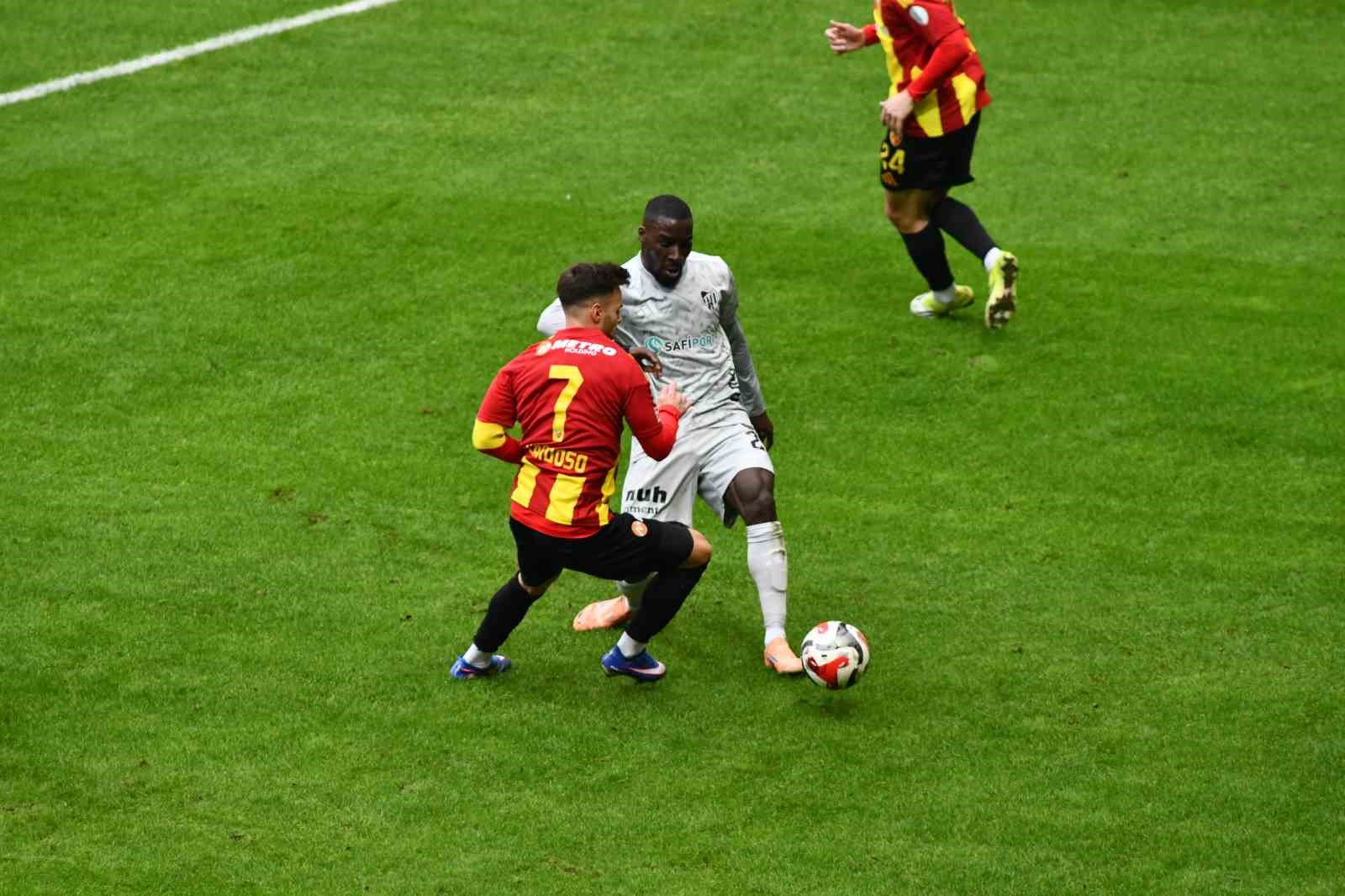 Trendyol Süper Lig: Kayserispor: 1 - Kocaelispor: 2 (Maç sonucu)
