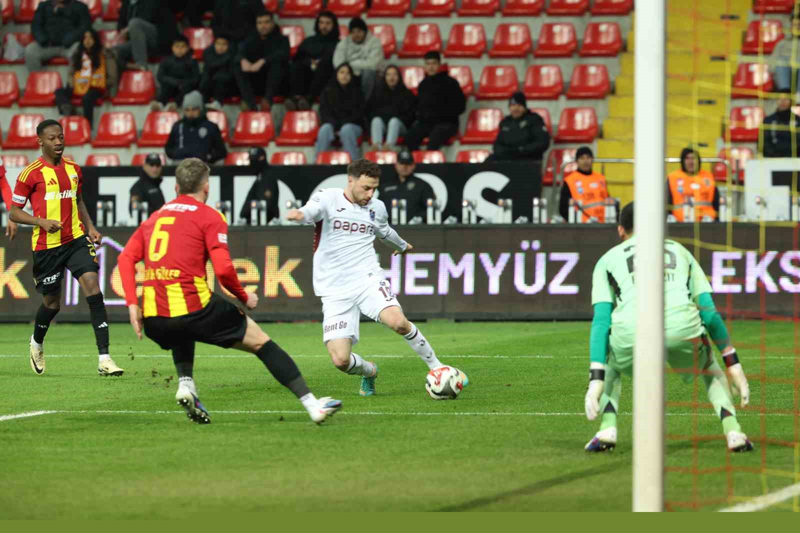 Trendyol Süper Lig: Kayserispor: 1 - Trabzonspor: 3 (Maç sonucu)
