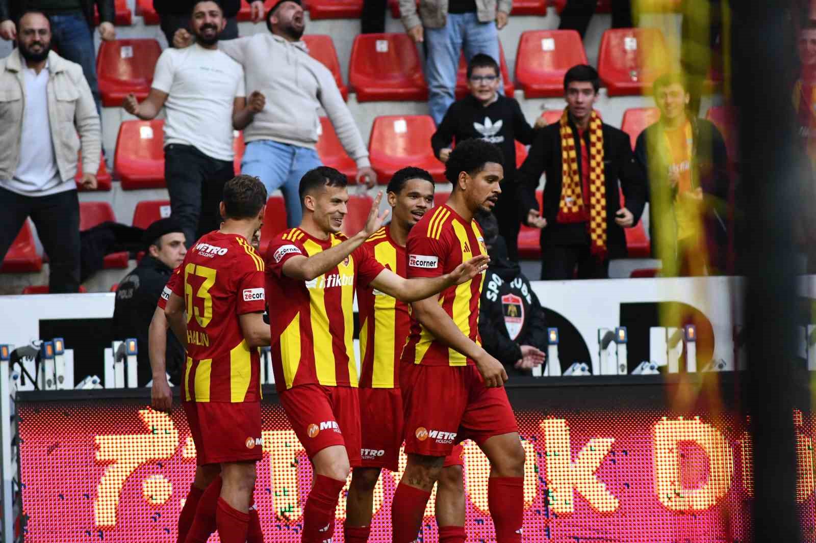 Trendyol Süper Lig: Kayserispor: 2 - Çaykur Rizespor: 0 (Maç sonucu)
