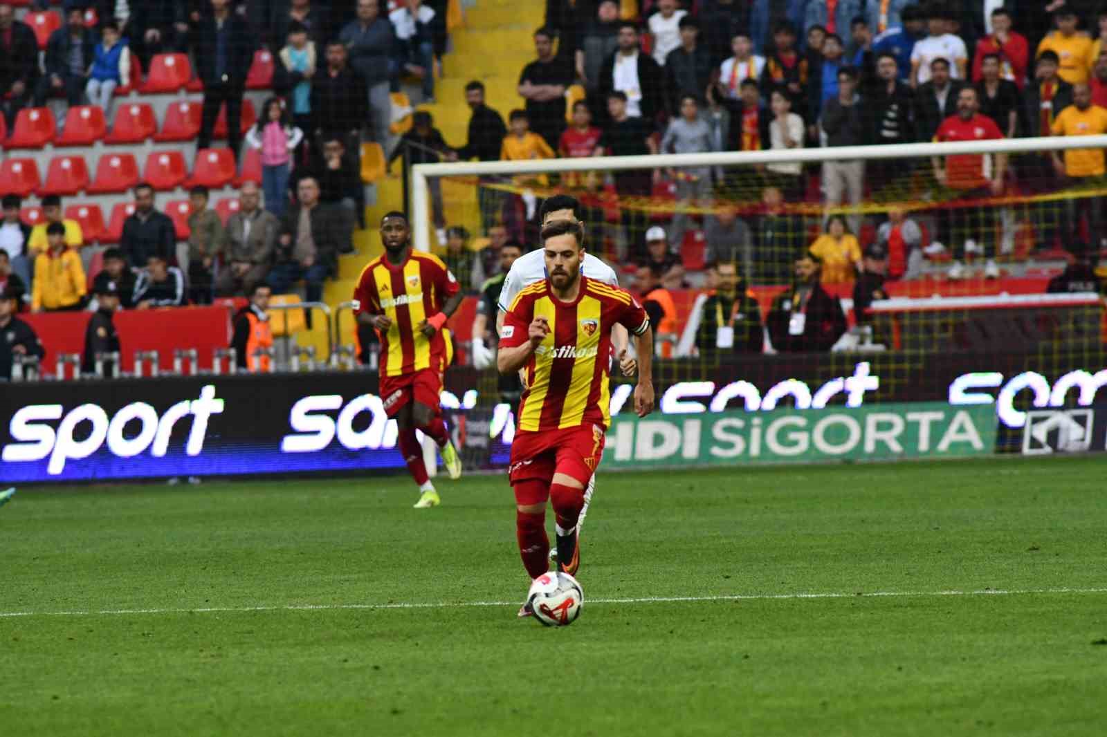 Trendyol Süper Lig: Kayserispor: 2 - Çaykur Rizespor: 0 (Maç sonucu)
