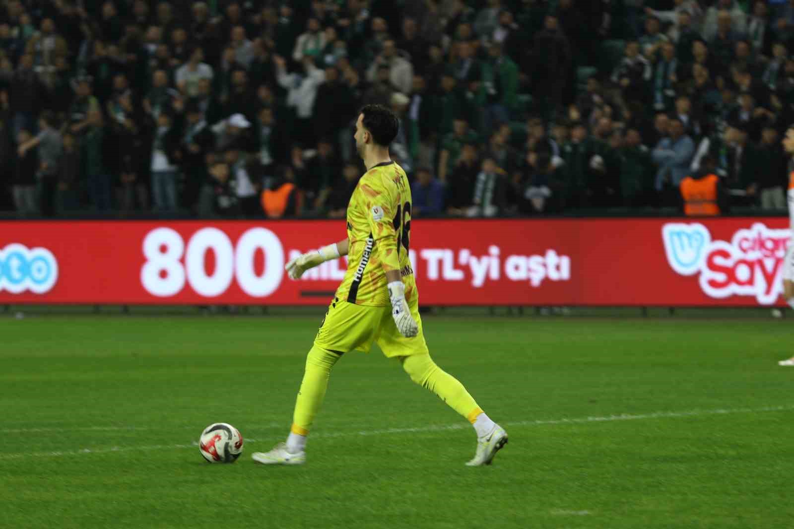 Trendyol Süper Lig: Kocaelispor: 0 - Başakşehir: 0 (Maç devam ediyor)

