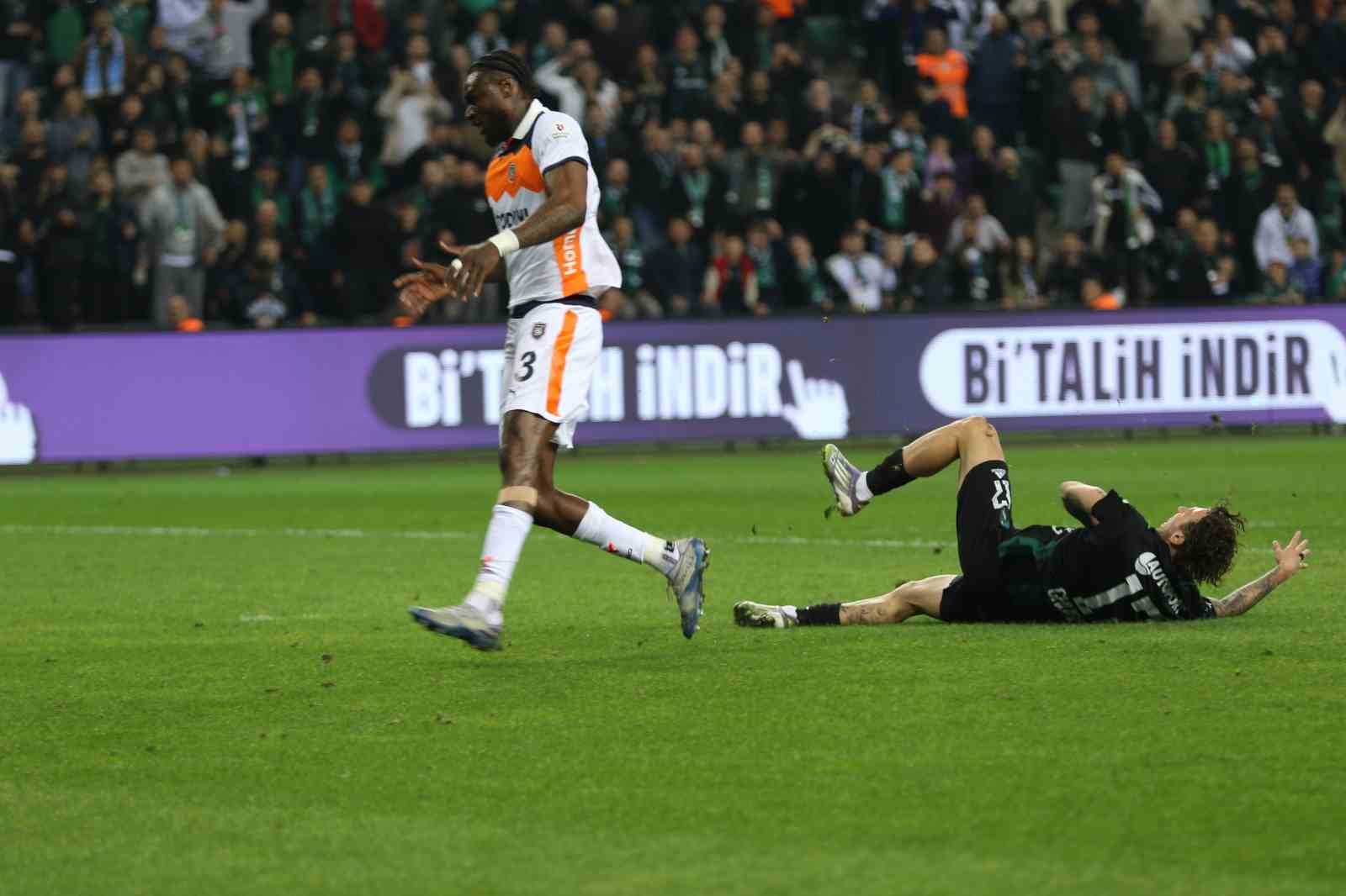 Trendyol Süper Lig: Kocaelispor: 0 - Başakşehir: 0 (Maç Sonucu)
