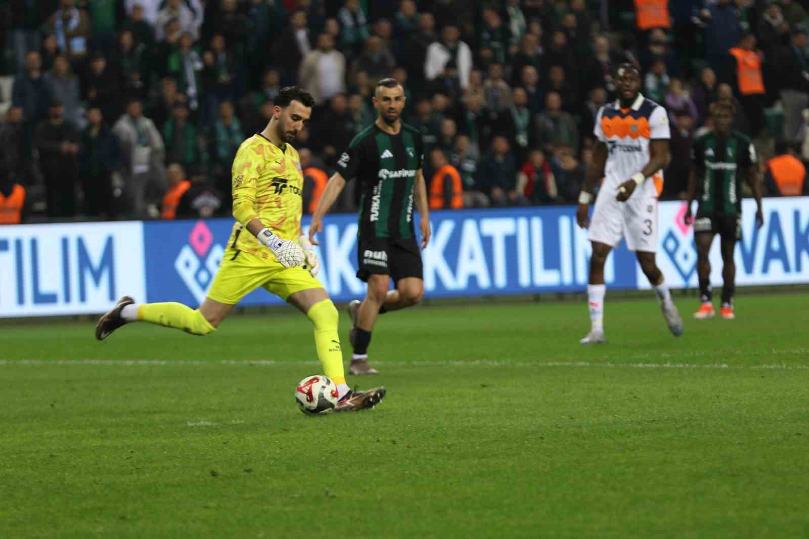 Trendyol Süper Lig: Kocaelispor: 0 - Başakşehir: 0 (Maç Sonucu)
