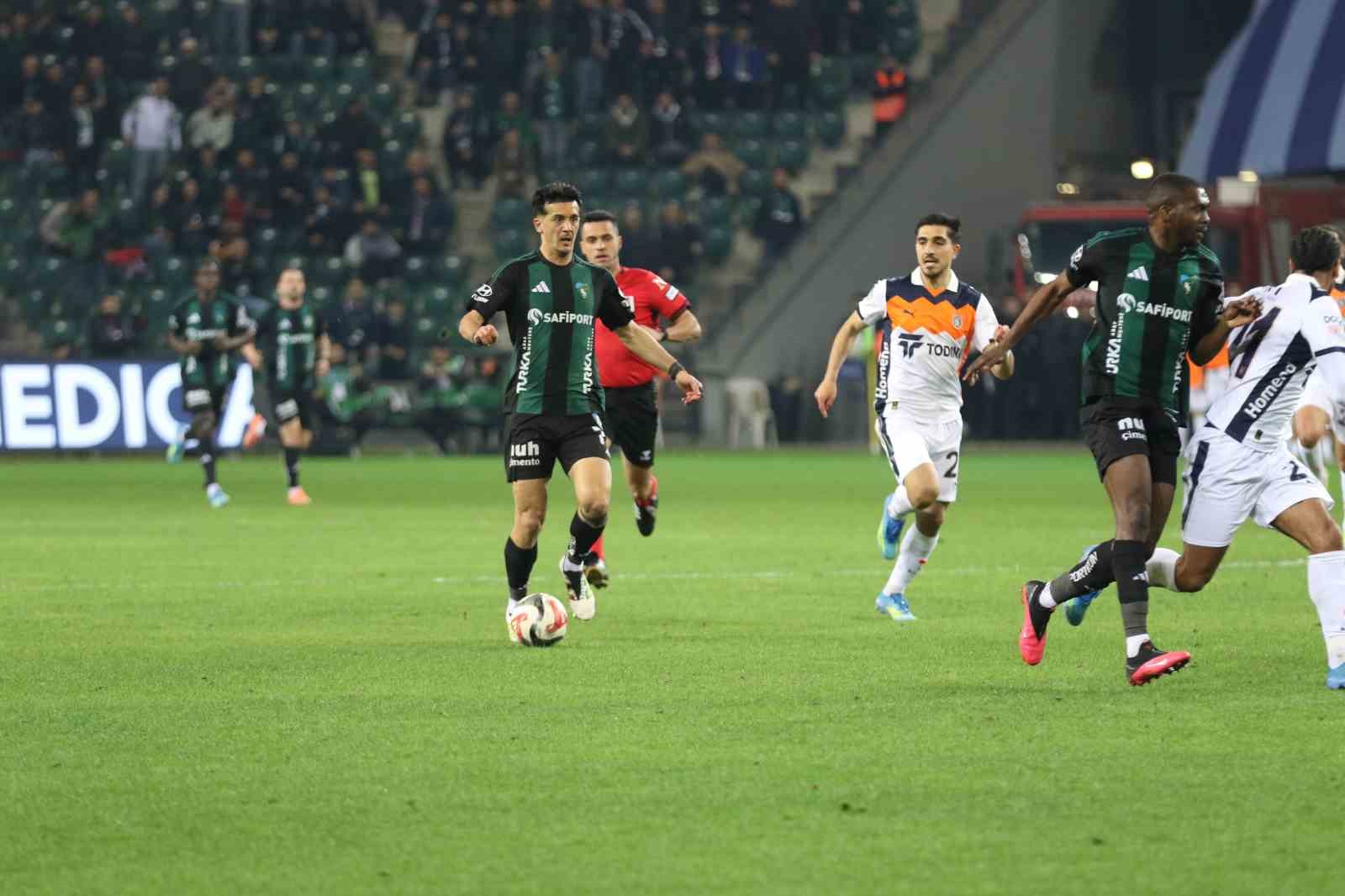 Trendyol Süper Lig: Kocaelispor: 0 - Başakşehir: 0 (Maç Sonucu)
