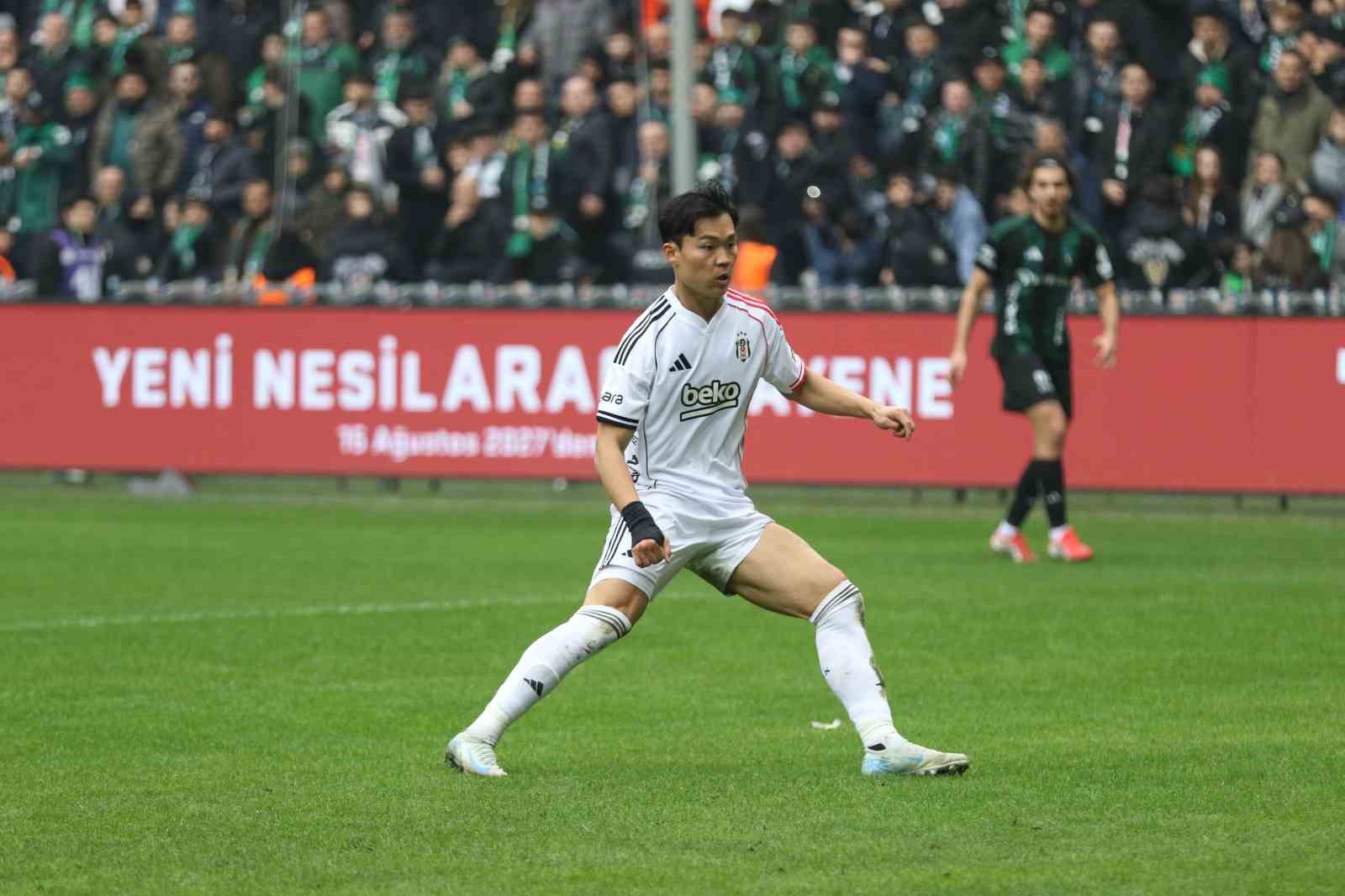 Trendyol Süper Lig: Kocaelispor: 0 - Beşiktaş: 0 (İlk yarı)
