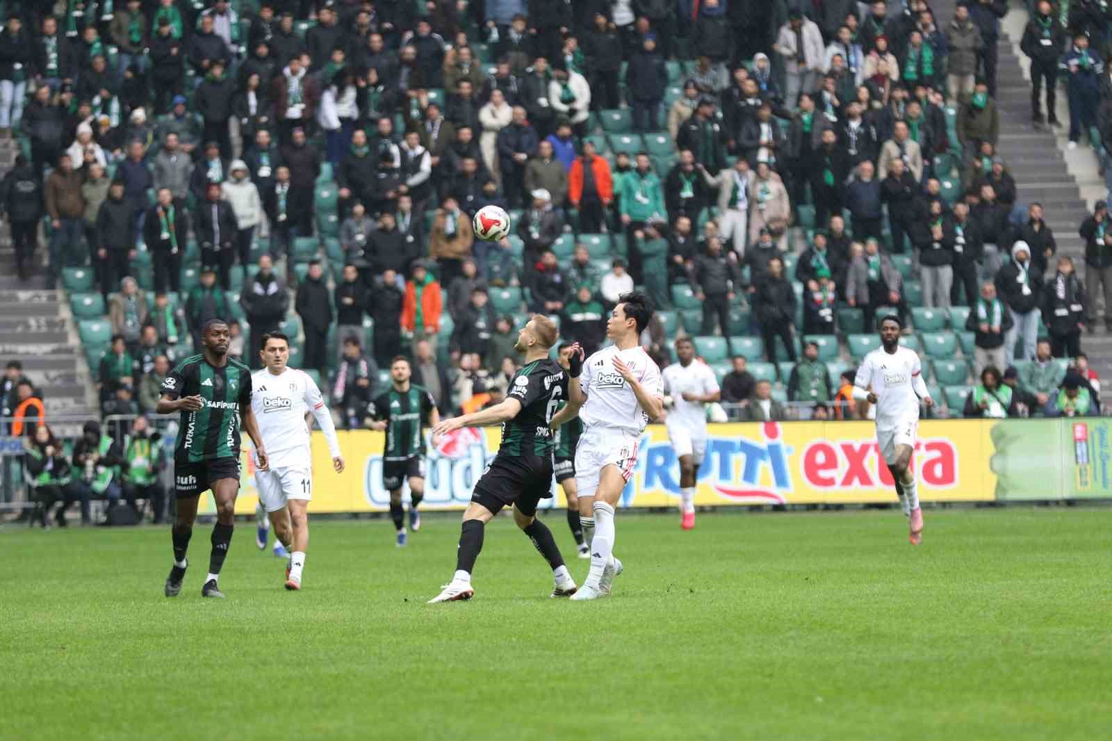 Trendyol Süper Lig: Kocaelispor: 0 - Beşiktaş: 0 (Maç devam ediyor)
