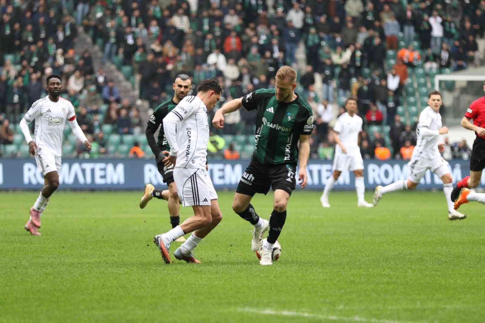 Trendyol Süper Lig: Kocaelispor: 0 - Beşiktaş: 0 (Maç devam ediyor)
