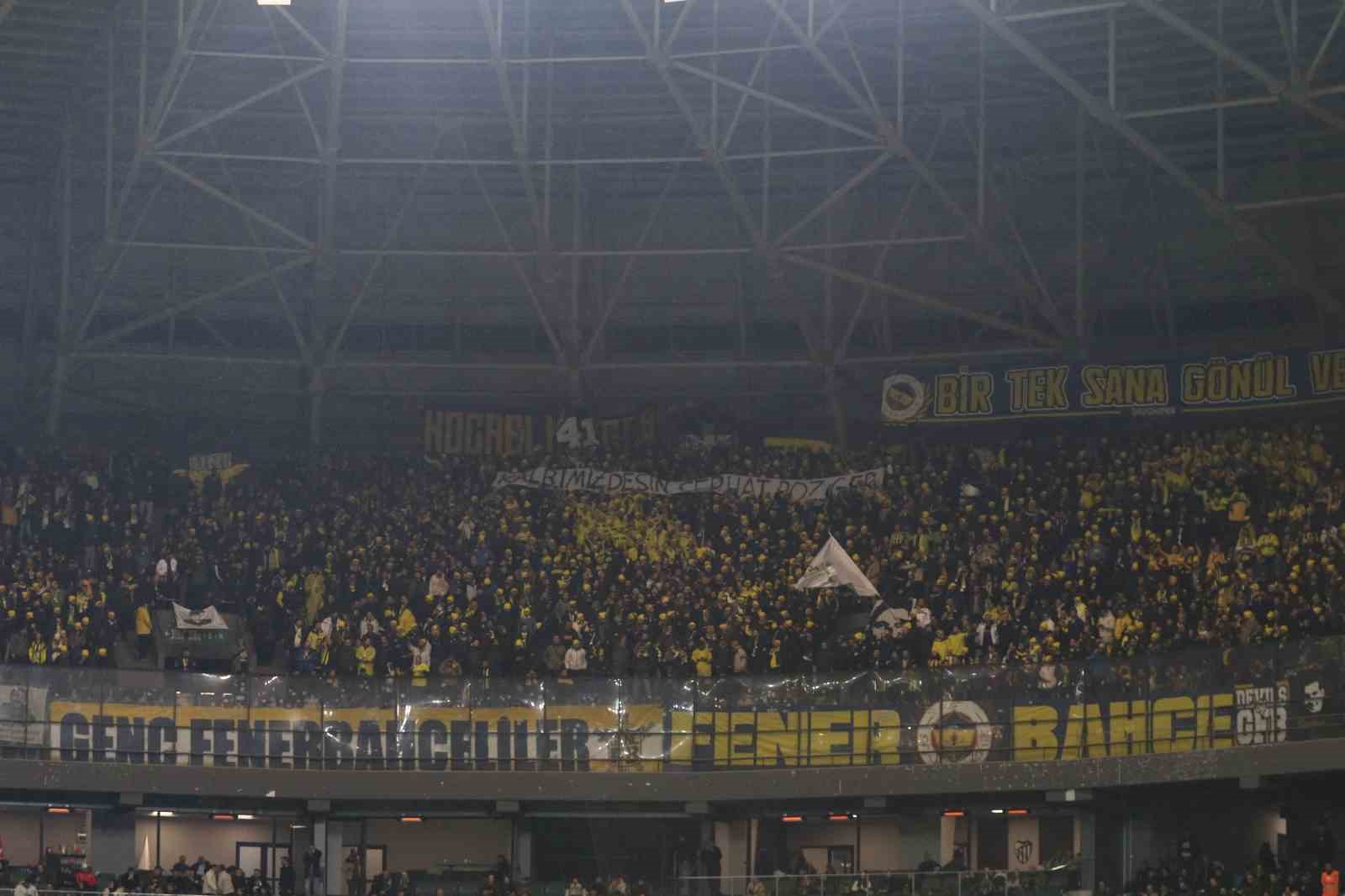 Trendyol Süper Lig: Kocaelispor: 0 - Fenerbahçe: 0 (Maç devam ediyor)
