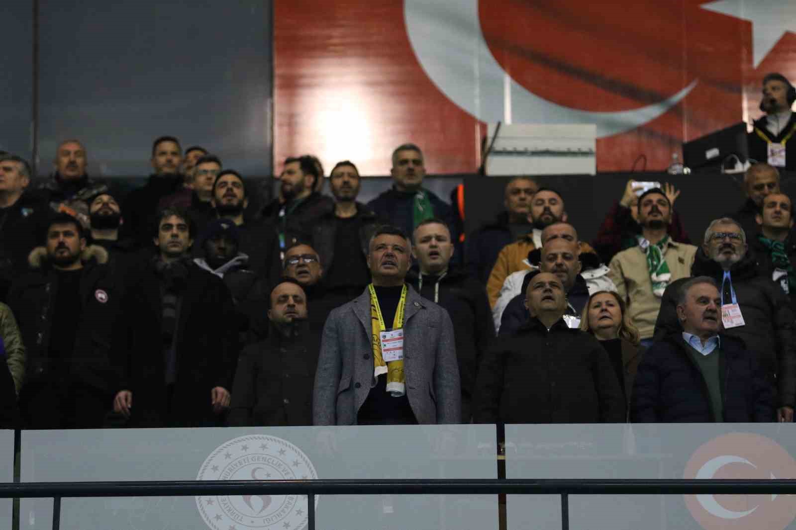 Trendyol Süper Lig: Kocaelispor: 0 - Fenerbahçe: 0 (Maç devam ediyor)
