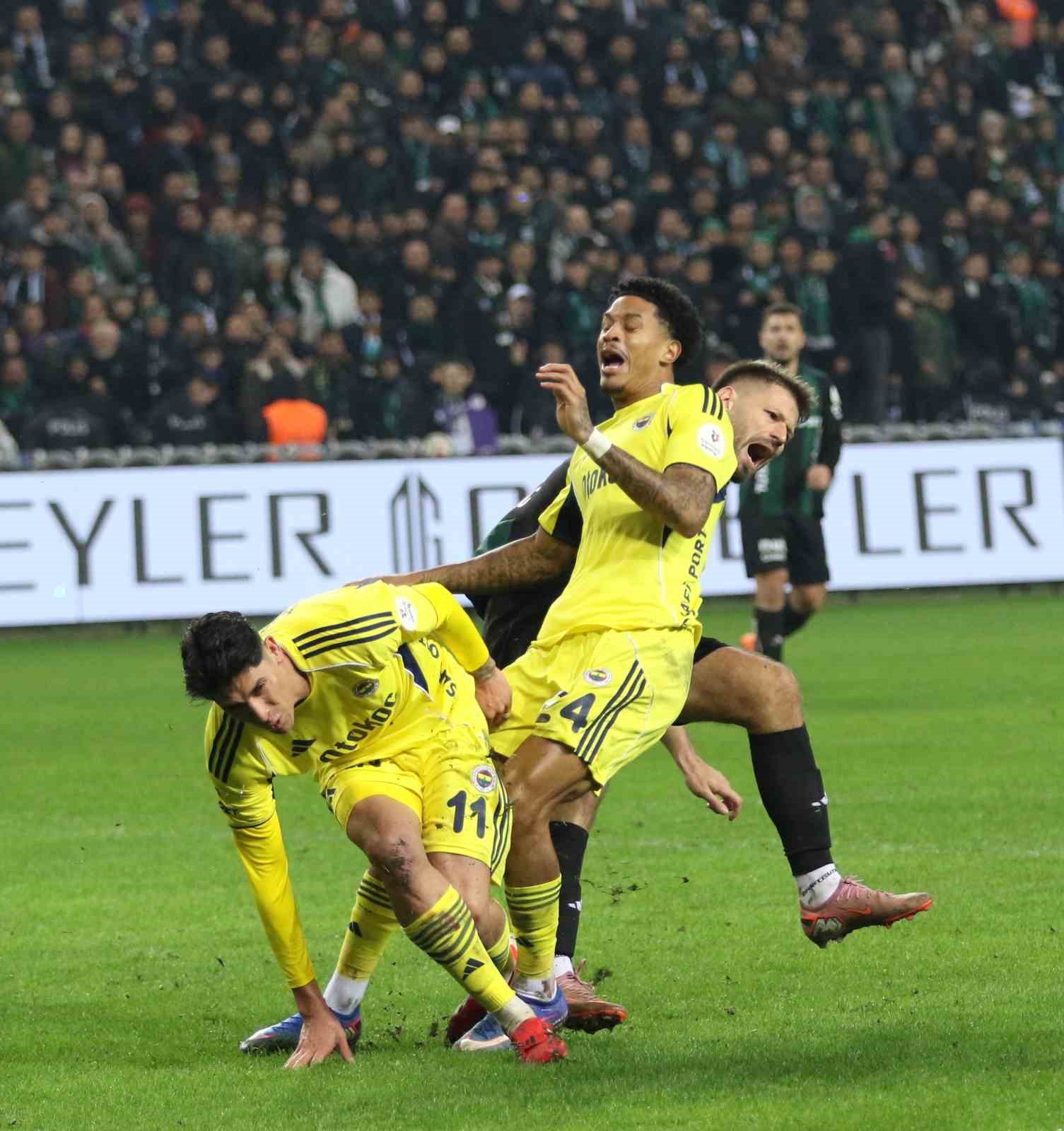 Trendyol Süper Lig: Kocaelispor: 0 - Fenerbahçe: 2 (Maç sonucu)
