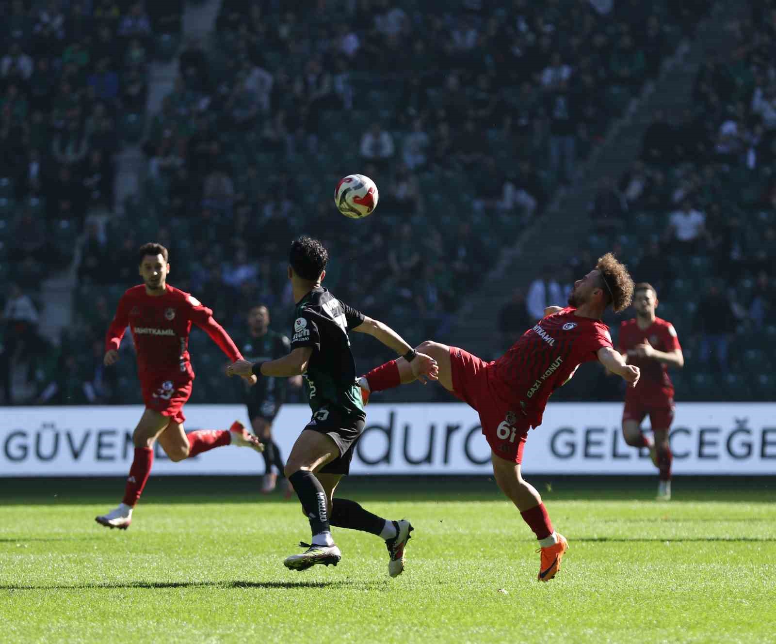 Trendyol Süper Lig: Kocaelispor: 0 - Gaziantep FK: 0 (Maç devam ediyor)
