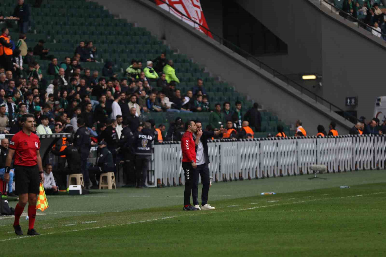 Trendyol Süper Lig: Kocaelispor: 0 - Göztepe: 1 (İlk yarı)
