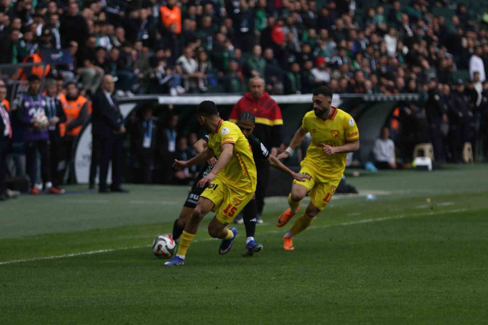 Trendyol Süper Lig: Kocaelispor: 0 - Göztepe: 1 (İlk yarı)
