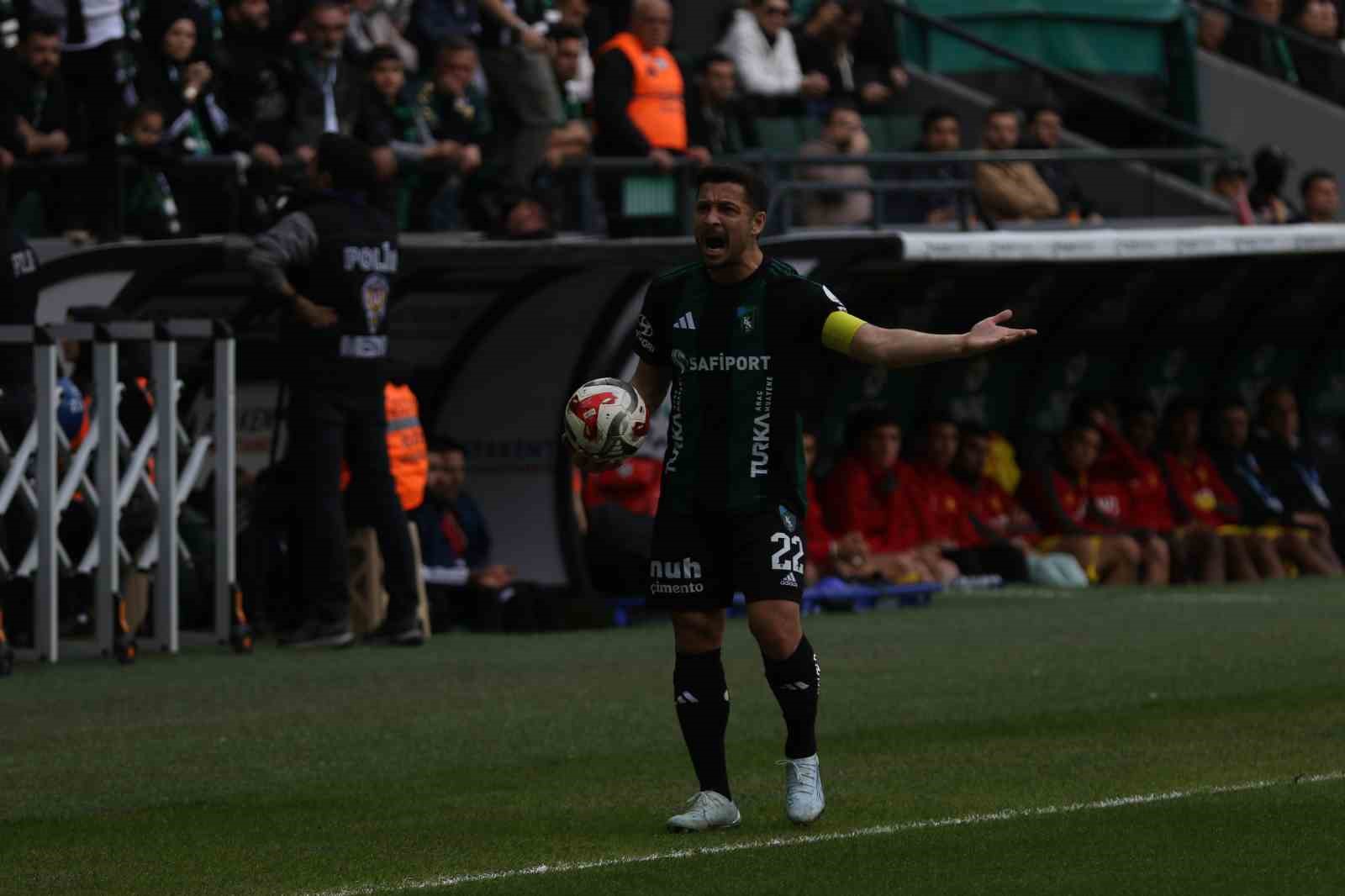 Trendyol Süper Lig: Kocaelispor: 0 - Göztepe: 1 (İlk yarı)
