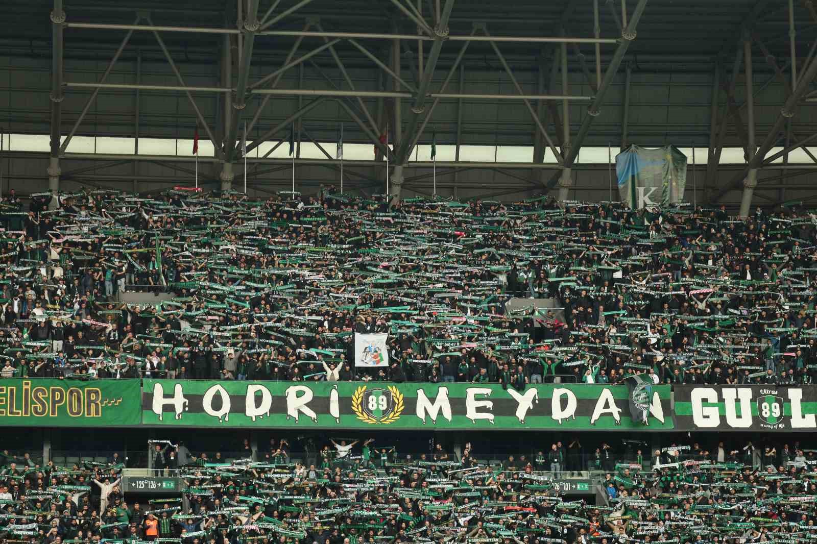 Trendyol Süper Lig: Kocaelispor: 0 - Göztepe: 1 (İlk yarı)
