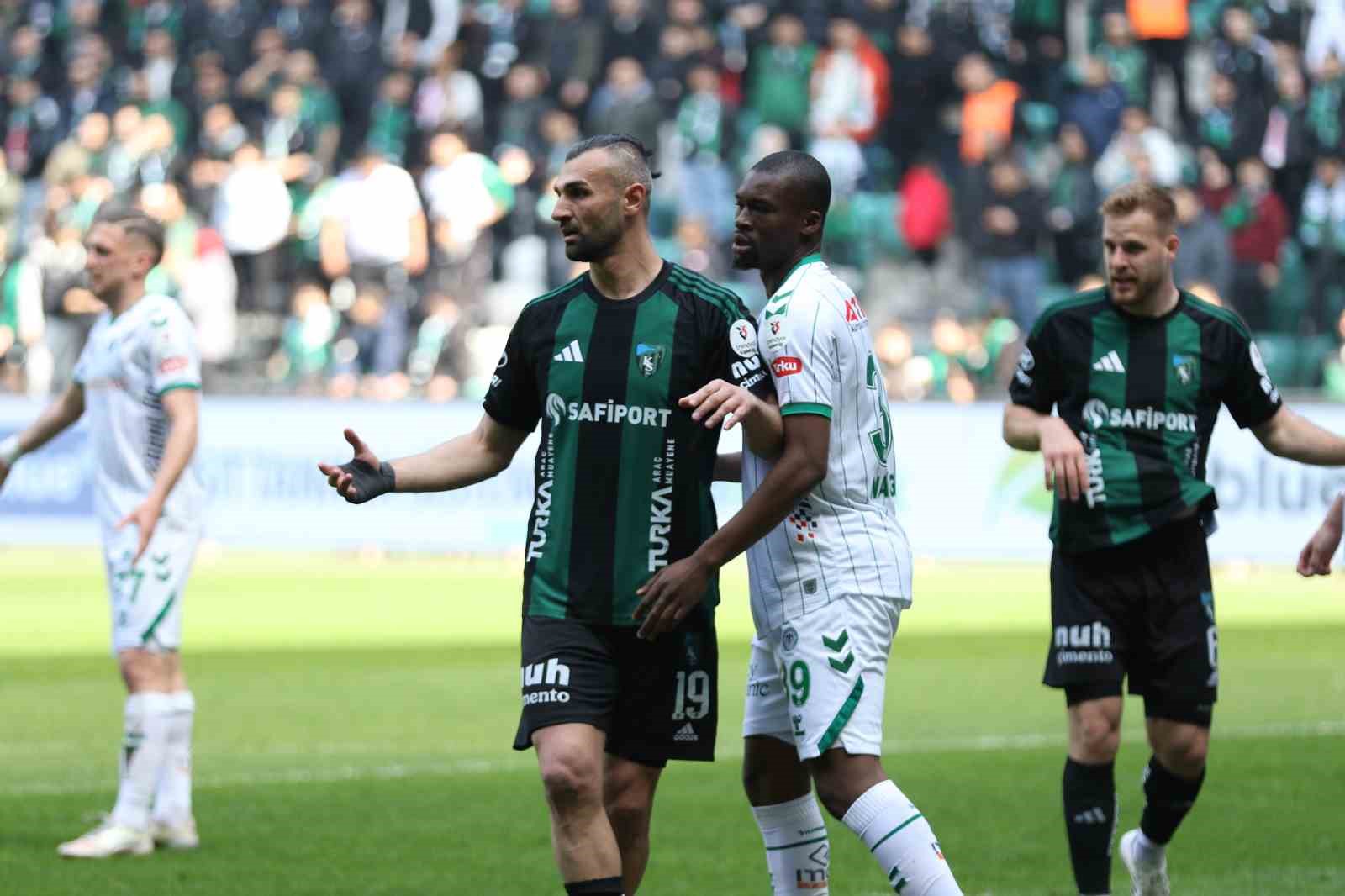 Trendyol Süper Lig: Kocaelispor: 0 - Konyaspor: 0 (Maç devam ediyor)
