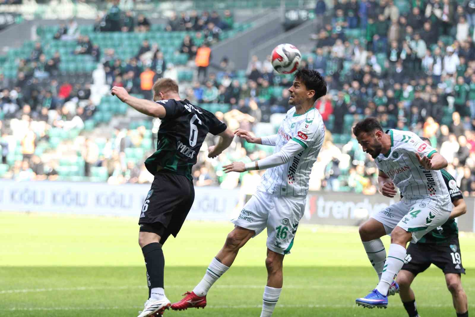 Trendyol Süper Lig: Kocaelispor: 0 - Konyaspor: 0 (Maç devam ediyor)
