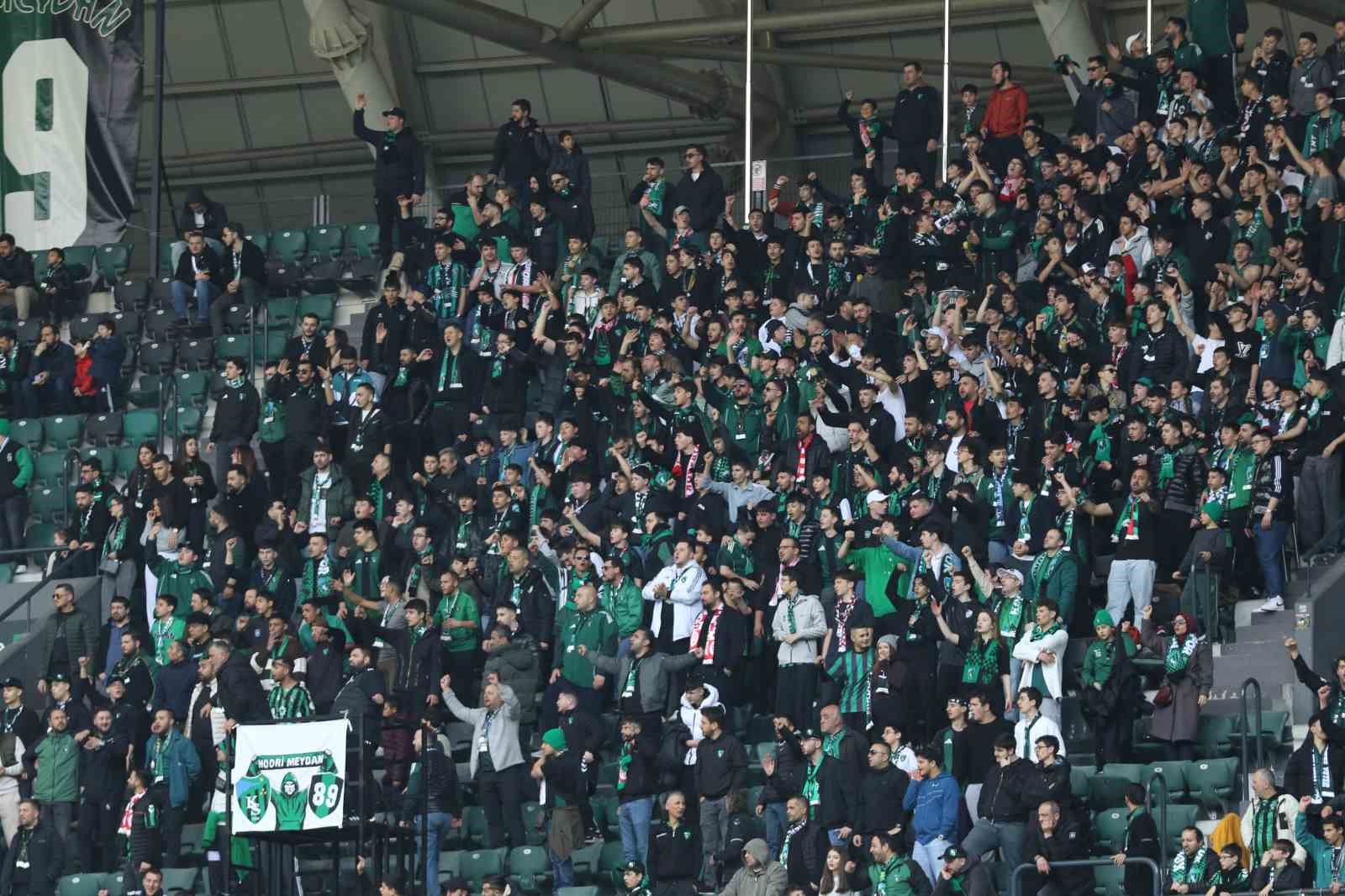 Trendyol Süper Lig: Kocaelispor: 0 - Konyaspor: 0 (Maç devam ediyor)
