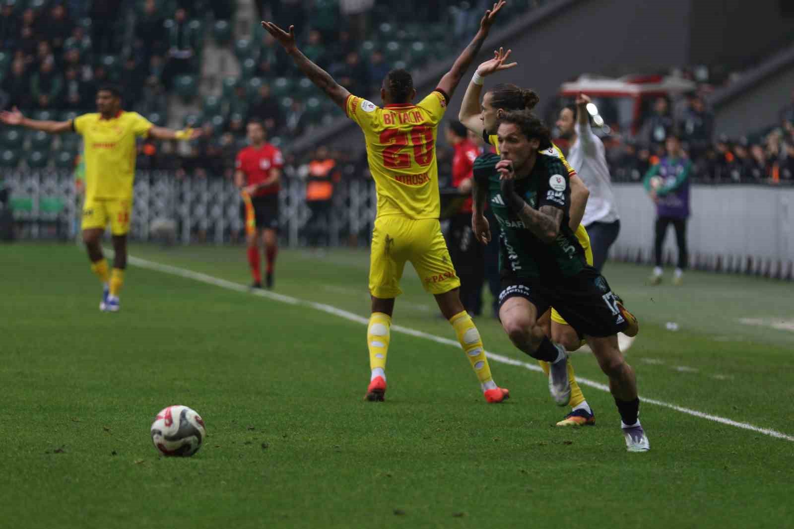 Trendyol Süper Lig: Kocaelispor: 1 - Göztepe:1 (Maç sonucu)
