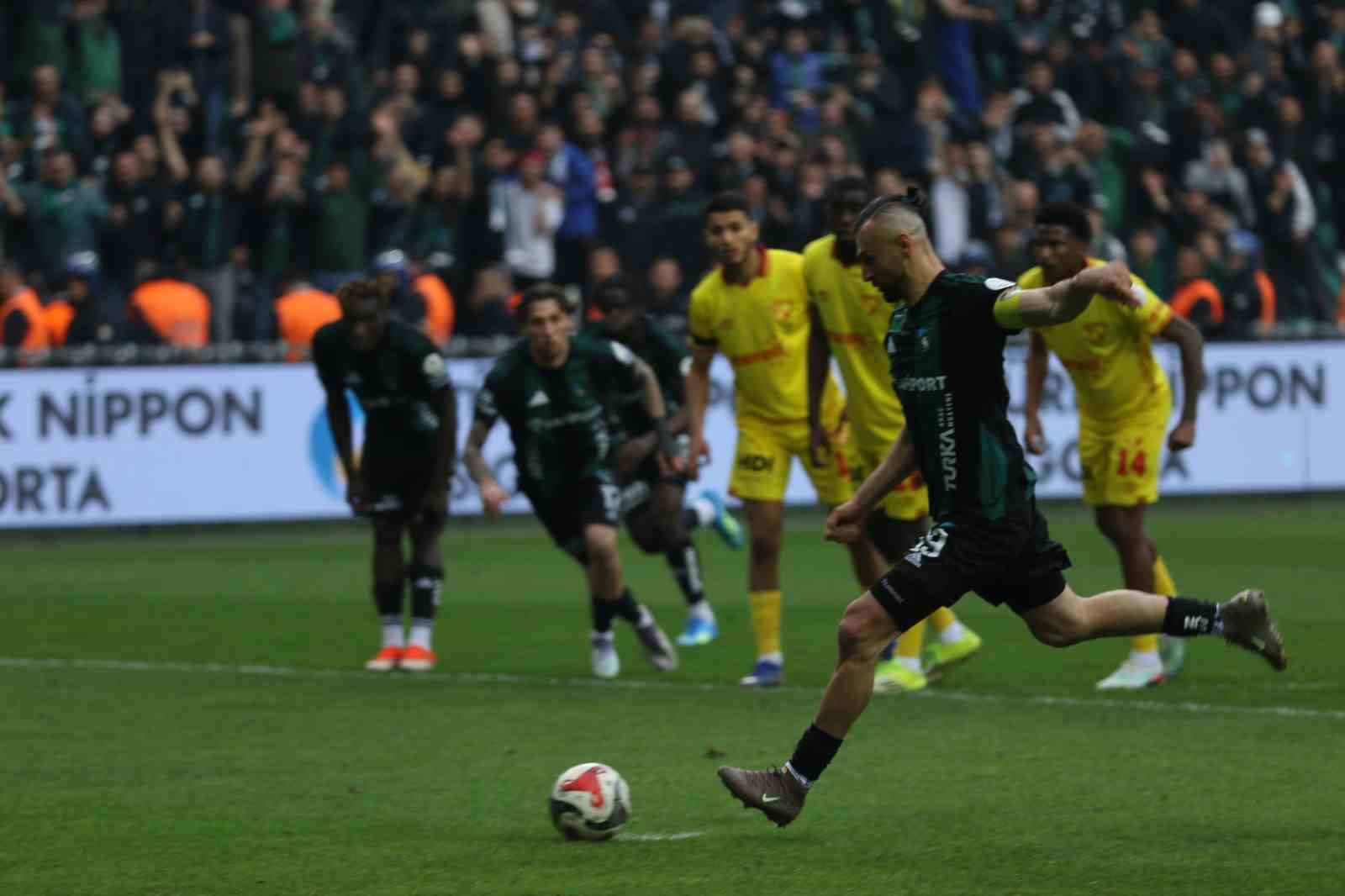 Trendyol Süper Lig: Kocaelispor: 1 - Göztepe:1 (Maç sonucu)
